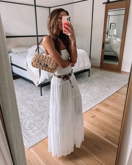 this maxi dress on repeat! 🤍 so feminine + flattering! 🫶🏻


#summeroutfit #maxidress #whitedress #graduationdress #engagementdress 