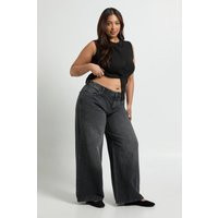 boohoo Women's Plus Basics Mid Waist Boyfriend Jean in Washed Black | Size: 20/30L | Denim | boohoo (US & Canada)