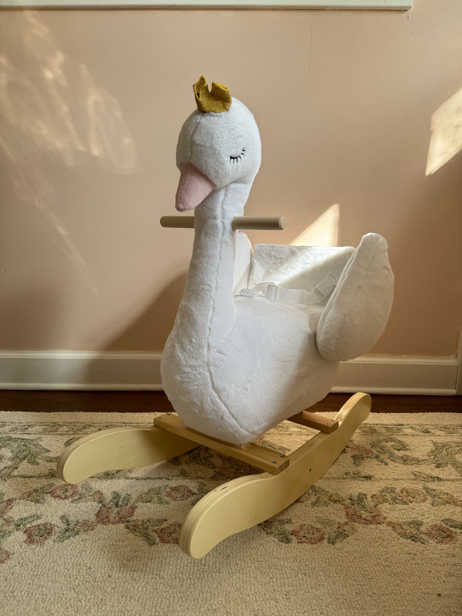 The most perfect swan 


#LTKfamily #LTKbaby #LTKbump