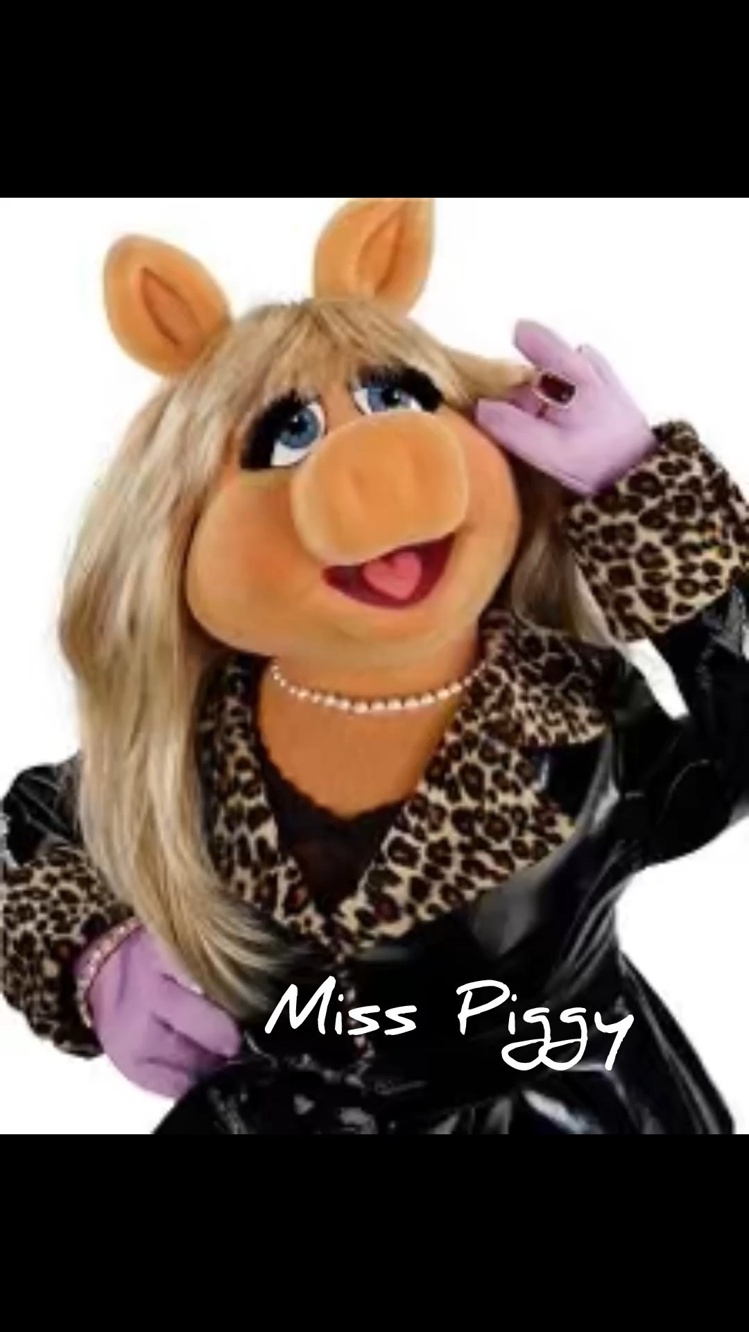 Disney's The Muppets Show debuts today, February 4, 2026, with breakout star, prima Donna Miss Piggy. 
#misspiggy
#themuppets
#themuppetshow
#disney
#disneymuppets



#LTKKids
