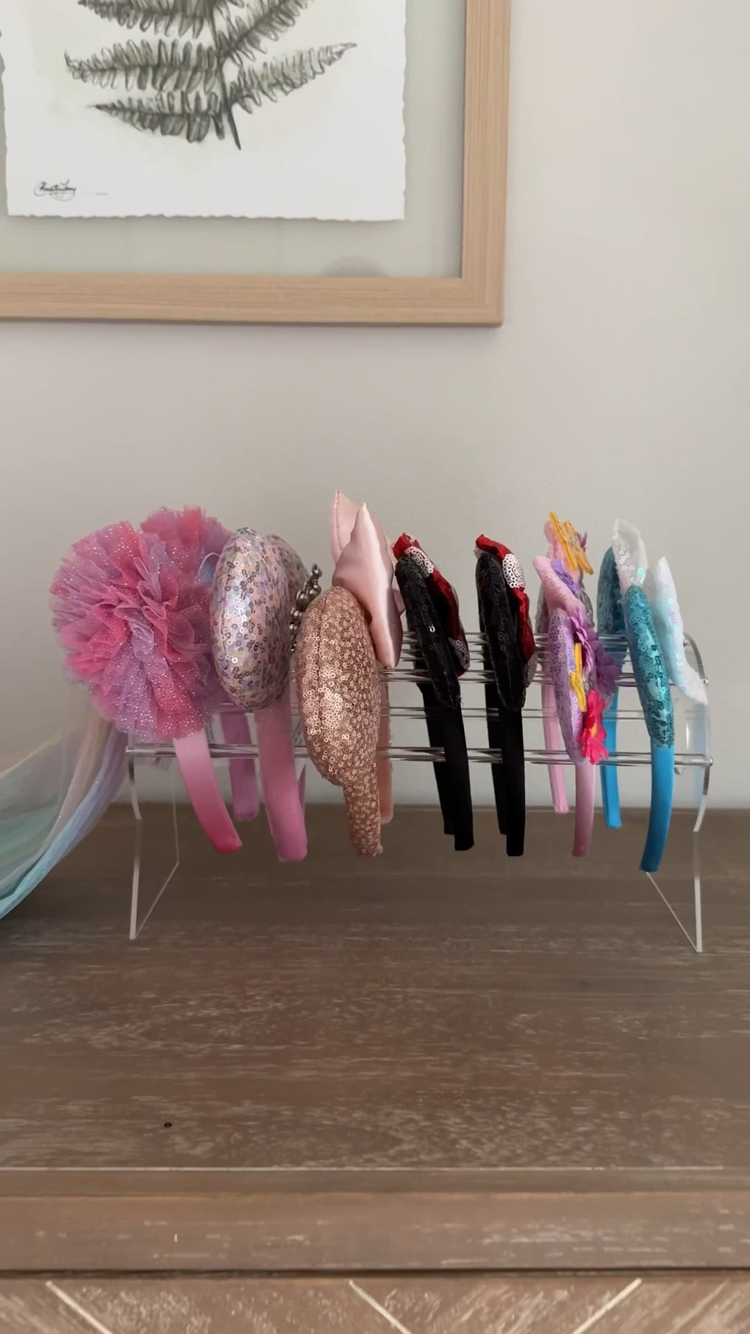 MOUSE EARS ORGANIZER! 

Disney mouse ears

#LTKKids #LTKFindsUnder50 #LTKHome