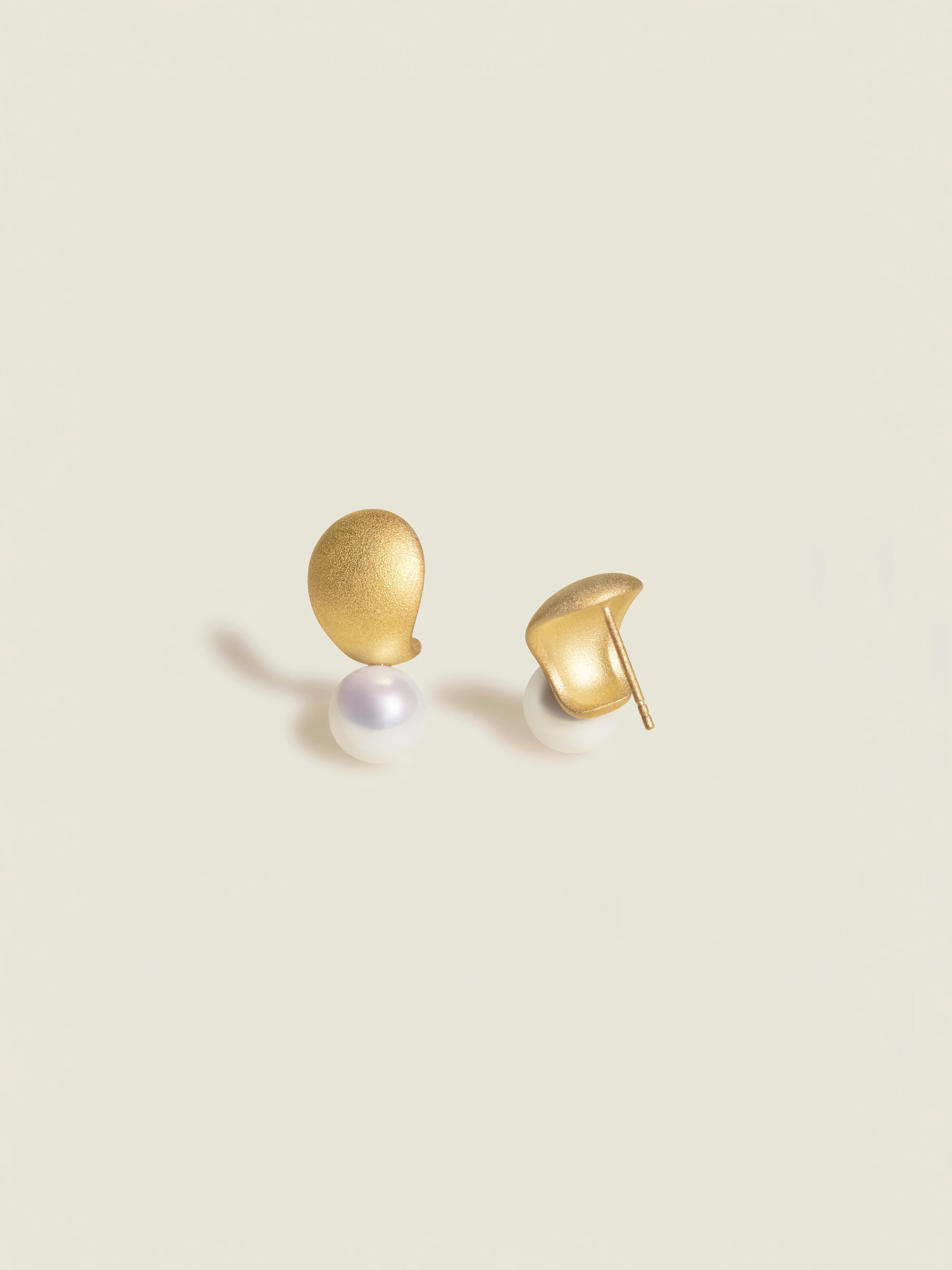 Golden Crescent Sakura Pearl Studs | Ibiwako