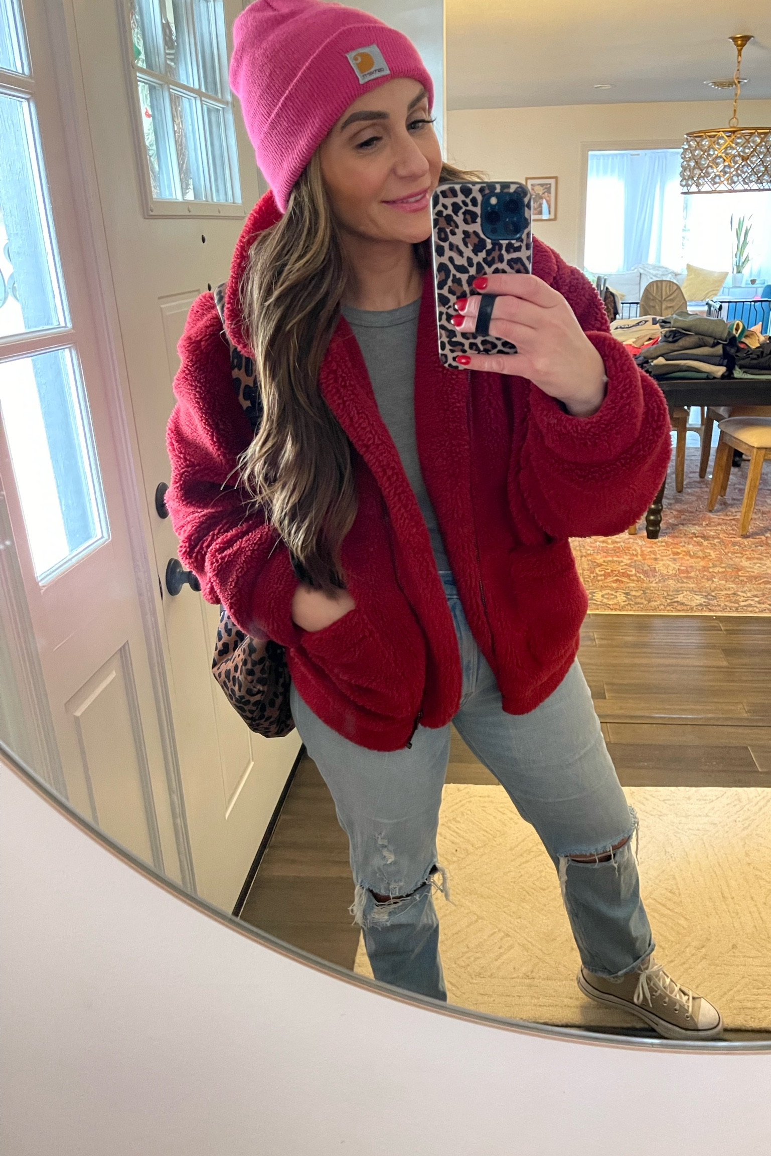 Out of all my personal achievements, my dedication to this color story is one of my proudest 💋🧞‍♀️
I’m 5’6”
155lbs
Jacket - M
Jeans - 29 L
Shoes - 9
