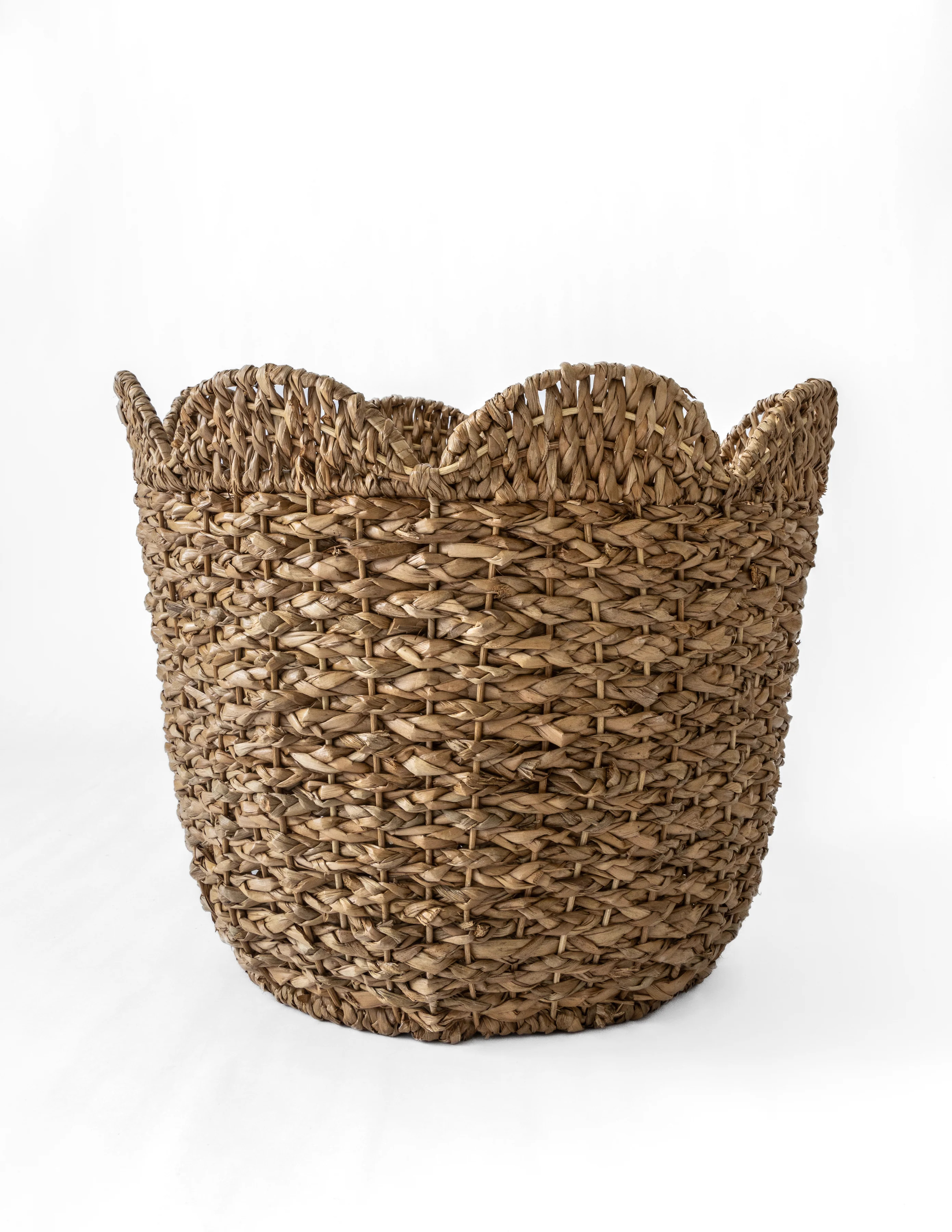 Braided Scalloped Edge Basket | Eco Chic Home