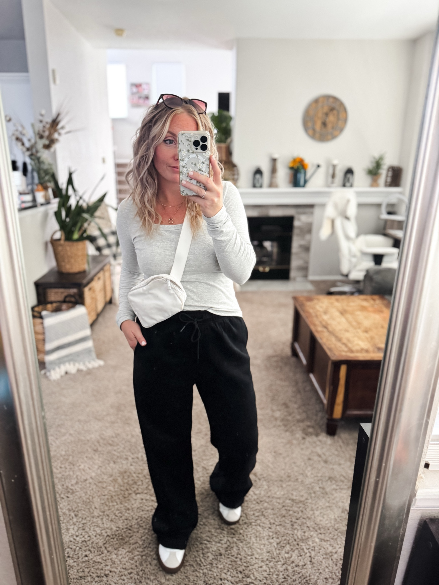 Casual outfit idea from amazon— long sleeve grey shirt, white belt bag, baggy black sweatpants, and adidas sneakers (went down half a size) Everything else fits tts







Winter outfit
Winter fashion
Amazon winter outfits
Trending winter fashion 
 casual winter outfits | winter fashion | size 4-6 | cold weather outfits | winter outfit ideas | layering outfit for the cold| winter fashion 2025 | outfit inspo | outfit ideas | winter outfits amazon  | casual outfit Ideas  | Outfits | Amazon Casual Outfit | Cute casual outfits | Preppy Outfit 


#LTKootd #LTKPetite #LTKFindsUnder50