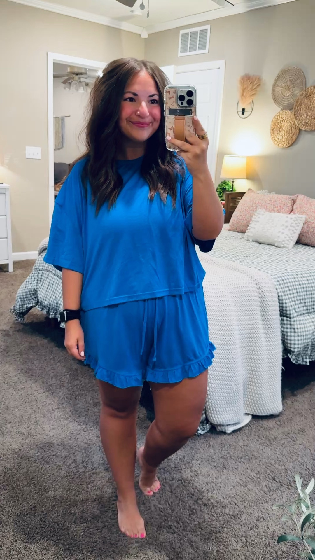 If you love a matching moment… you need this Amazon 2 piece pajama set 🤍

pajama set: fits a tad small // wearing a large 

 