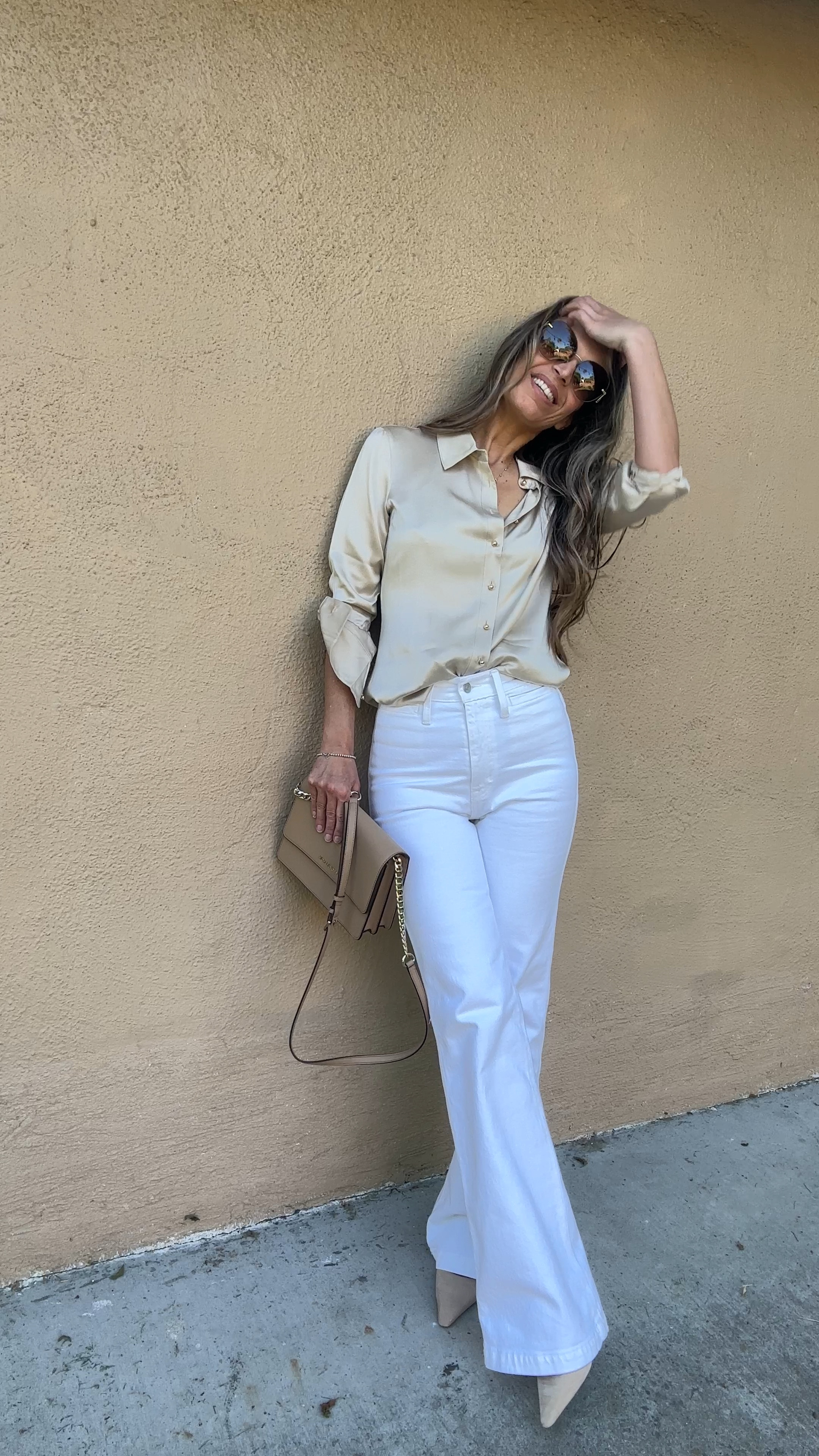 White flare jeans are 25% off with code LONGWEEKEND 

Wearing sz 25 in jeans

I’m 5’5” 122 lbs 

Memorial day sale 💫





#LTKfindsunder100 #LTKsalealert #LTKtravel