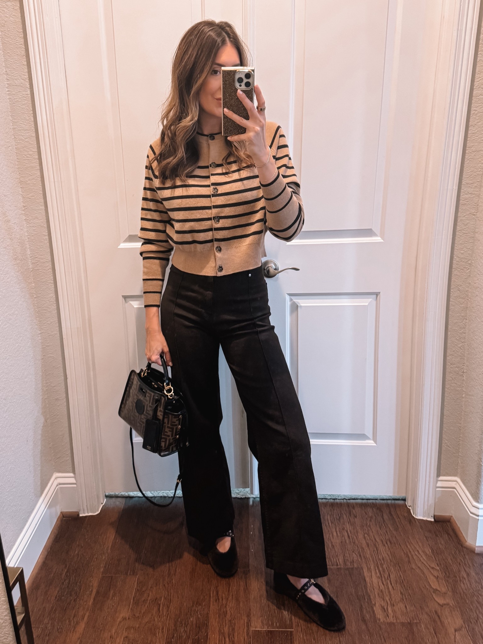 Medium in cardigan, on sale 40% off
Size 26 in jeans
Flats on sale 50% off 

#LTKSaleAlert #LTKootd