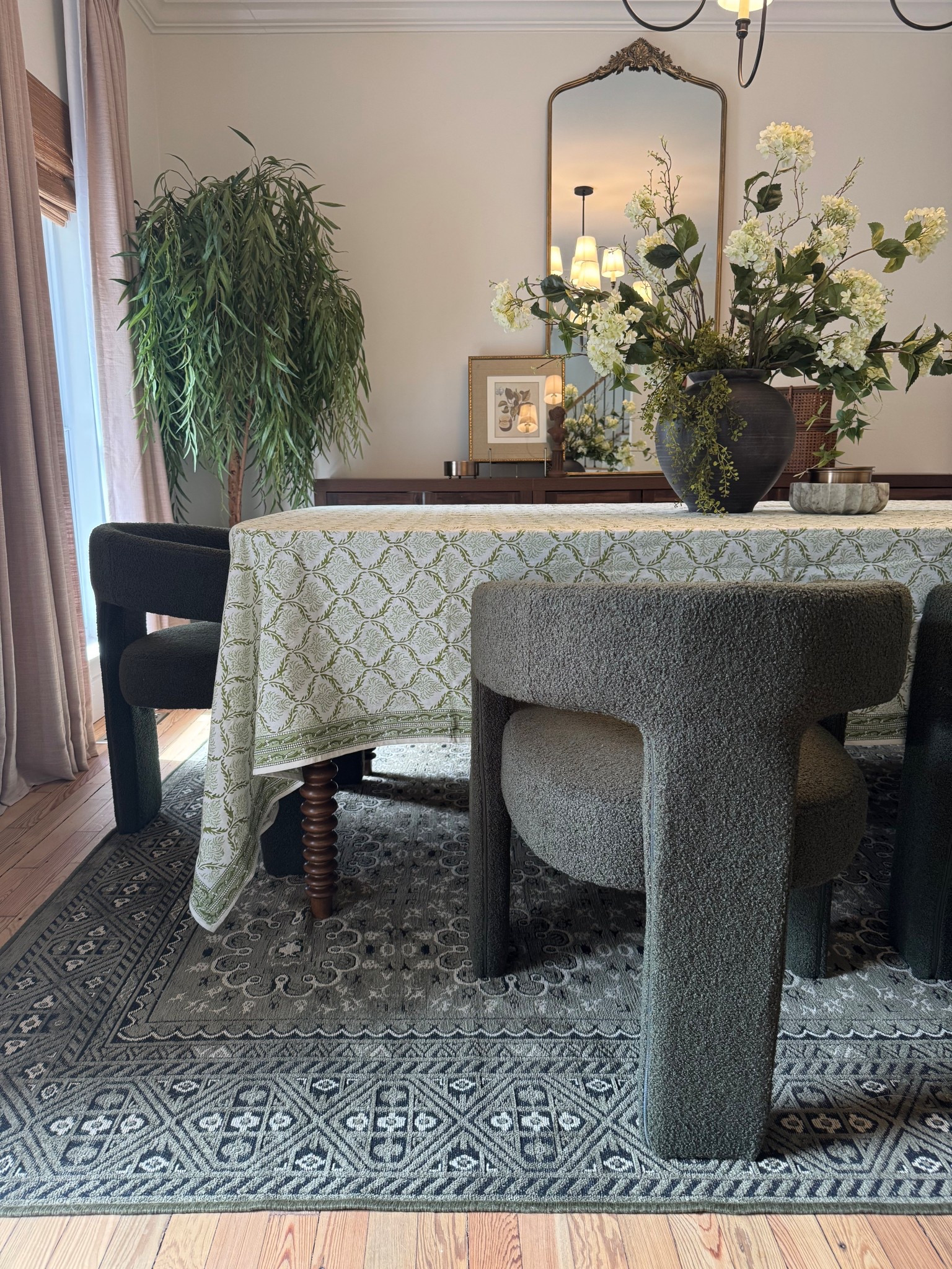 Dining room decor finds! 

#LTKHome #LTKdayinmylife #LTKSaleAlert