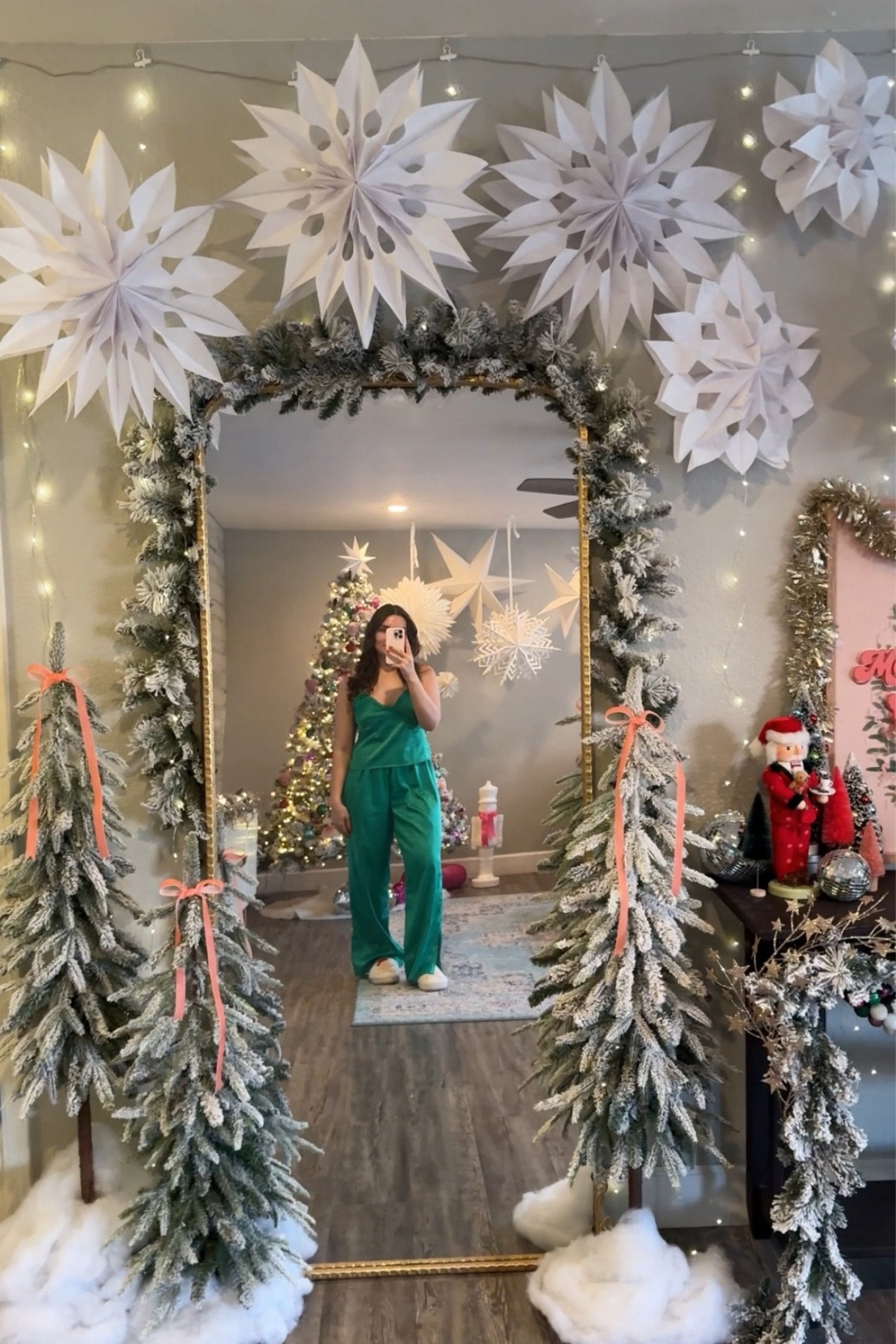 DIY paper bag snowflakes! ❄️

Easy and affordable project with a HUGE payoff! 

Follow for more affordable decor ideas 🫶🏼

#LTKSeasonal #LTKhome #LTKHoliday