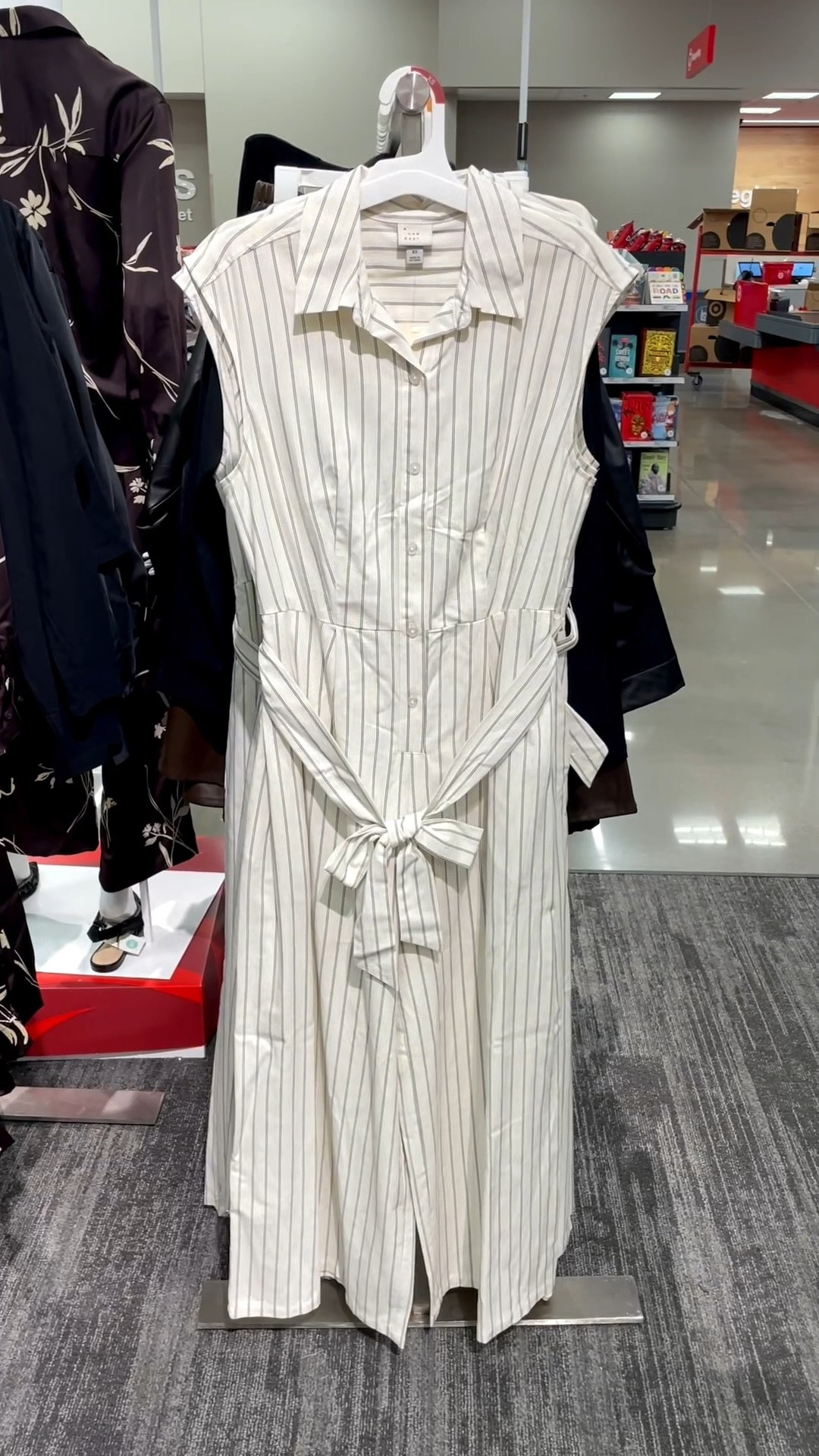 New linen jumpsuit 🤍 

#LTKSeasonal #LTKFindsUnder50 #LTKootd