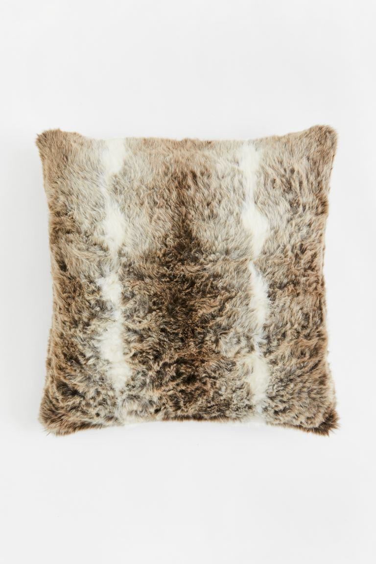 Faux fur cushion cover | H&M (UK, MY, IN, SG, PH, TW, HK)