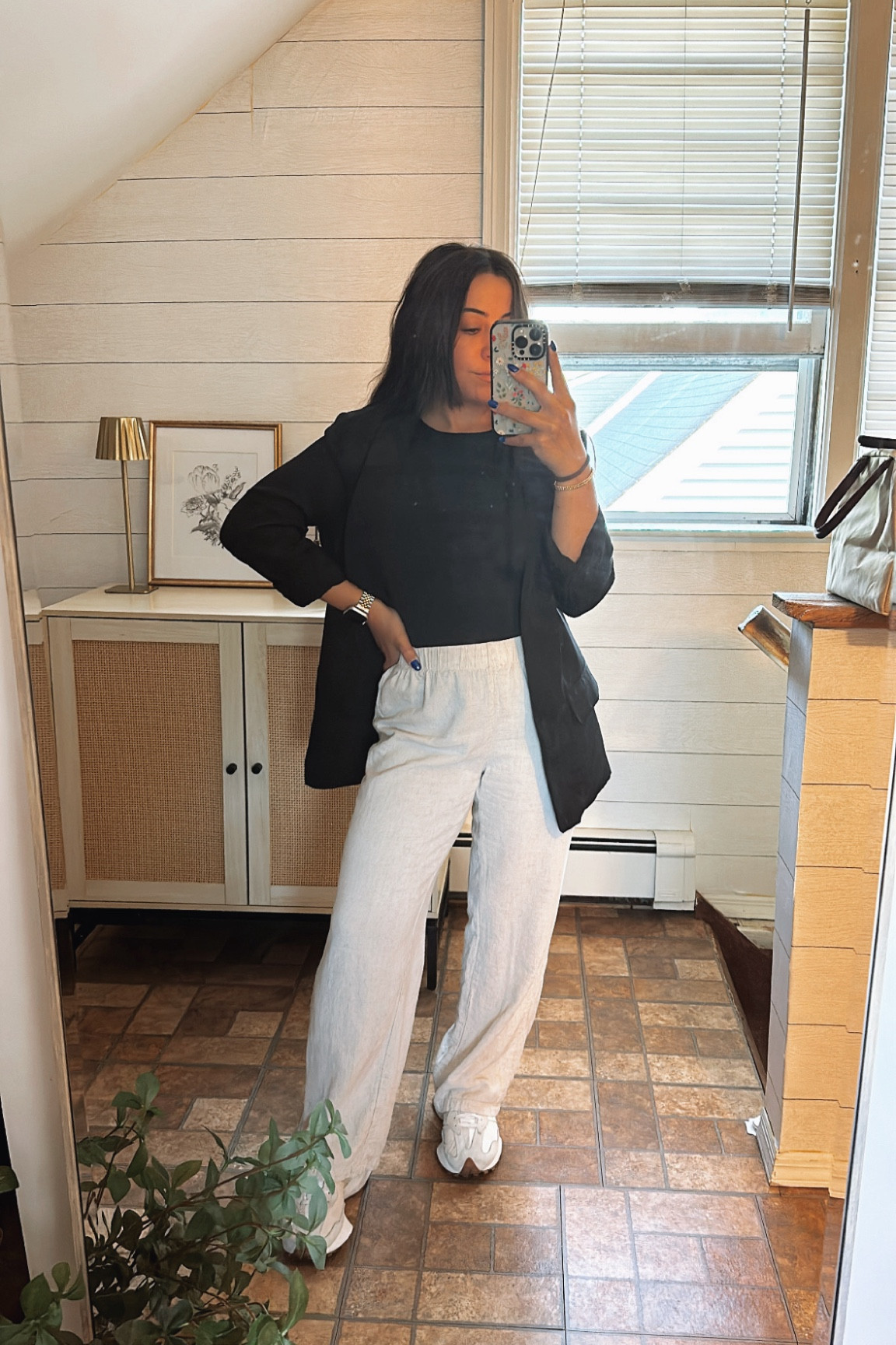 The perfect way to dress up a linen pant 