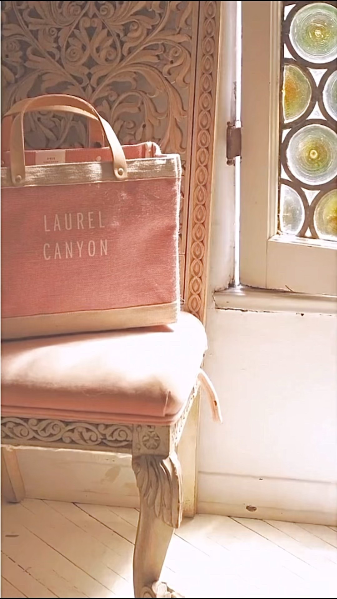 Supporting Working Mothers in Bangladesh:
Every purchase helps break a poverty cycle? The mothers who handcraft your bag receive Fair Trade wages, annual profit dividends, and a retirement fund to help them achieve their dreams thanks to the Bangladesh Project.
🤍

• Soft leather handles
• Tear & spill resistant
• Supports Fair Trade

#LTKmomlife #LTKGiftGuide #LTKFindsUnder100