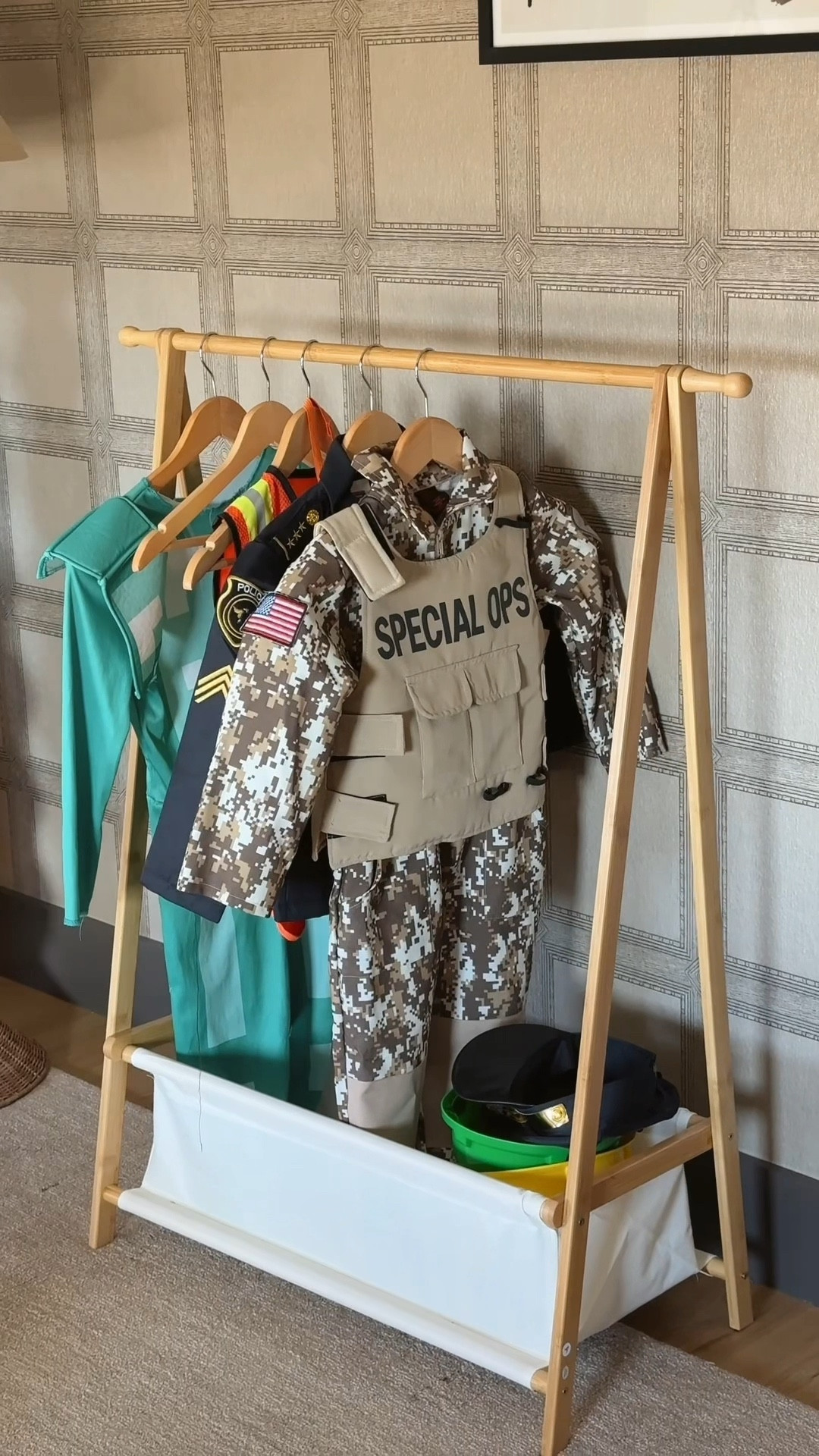 Who said boys can’t play dress up too!? This cutie little Amazon dress up rack is perfect for my kid’s costumes!! 



#LTKKids #LTKHome