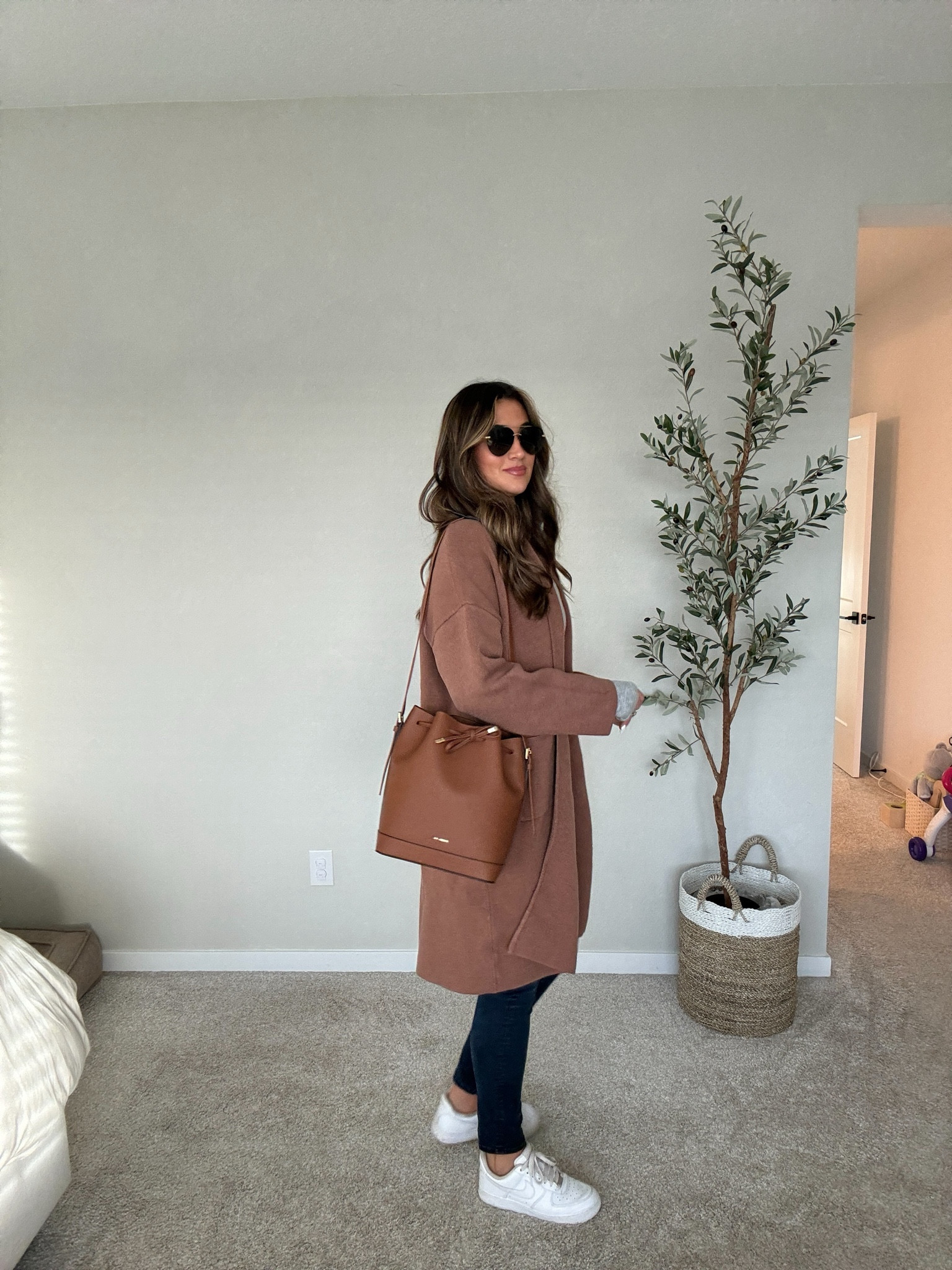 Christmas shopping fit! Bag is Paris 64 🤎 

#LTKHoliday 

#LTKover40 #LTKSeasonal