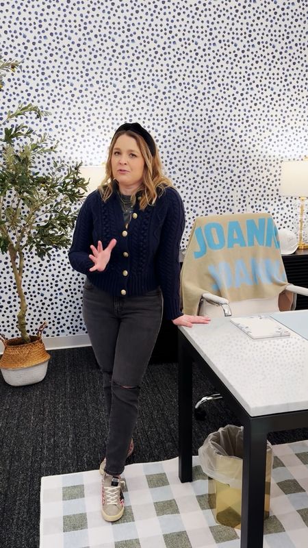Take a tour of Joanna’s office at The Home Edit HQ 💙 

#LTKhome #LTKVideo