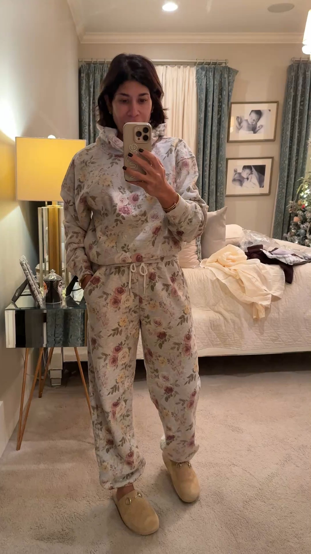 Casual mom on the go 

#LTKFindsUnder100 #LTKOver40 #LTKmomlife