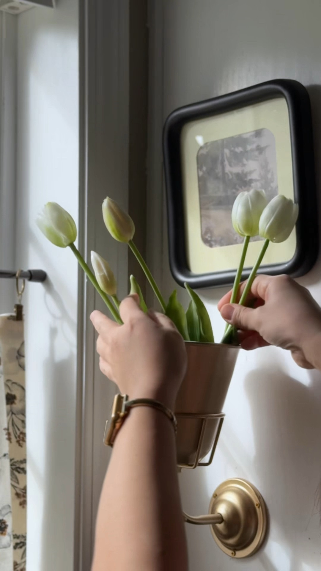 Perfect for spring are these faux Tulip stems. They look so realistic and amazing in your home. 

#spring #tulips #tulip #tulipseason #amazonfinds 

#LTKHome