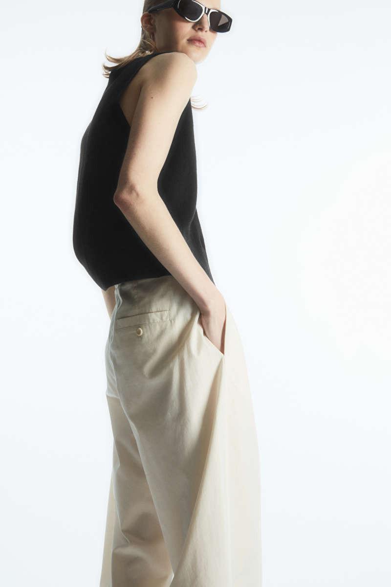 PLEATED BARREL-LEG TWILL CHINOS | COS UK