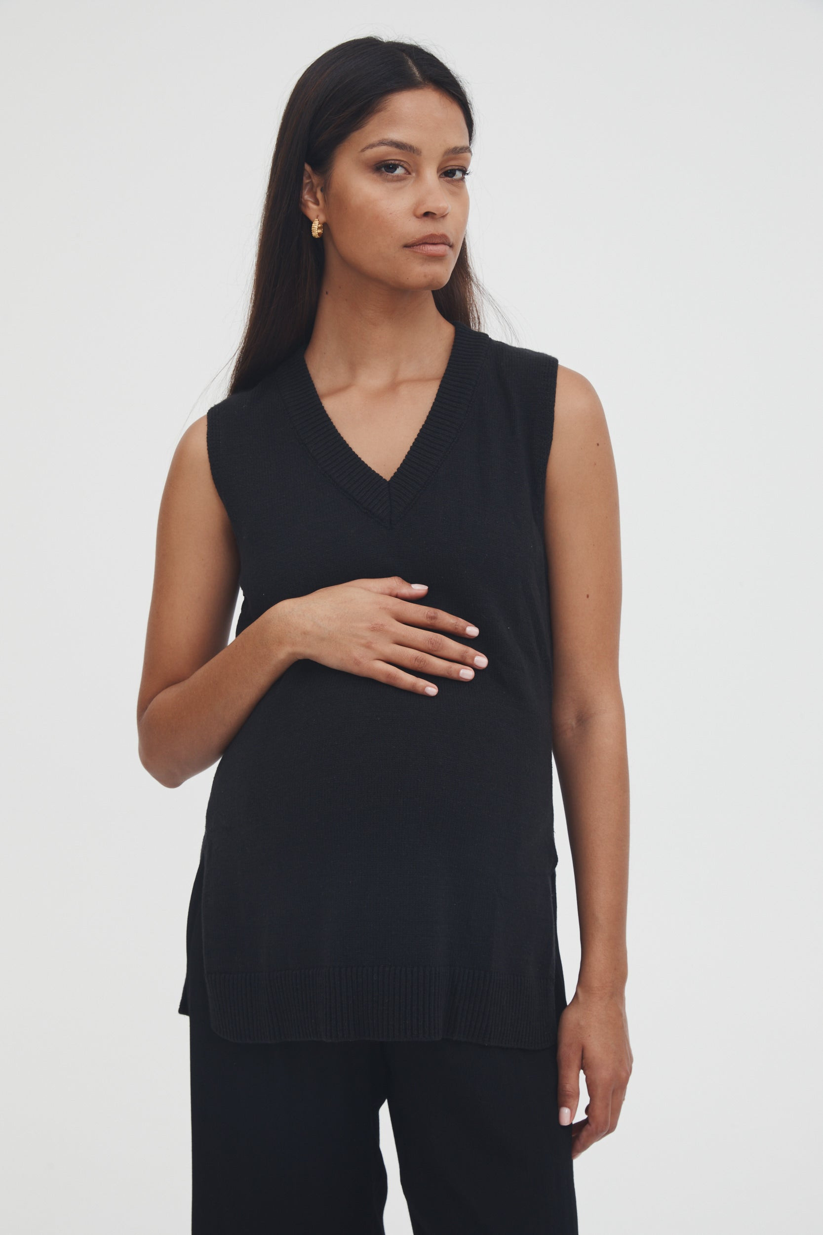 The Vest (Black) - FINAL SALE | Legoe Heritage Maternity APAC