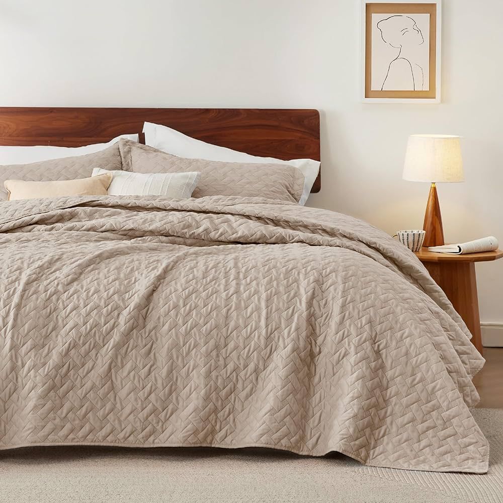 Bedsure King Size Quilt Set - Lightweight Summer Quilt King - Light Camel Bedspread King Size - B... | Amazon (US)