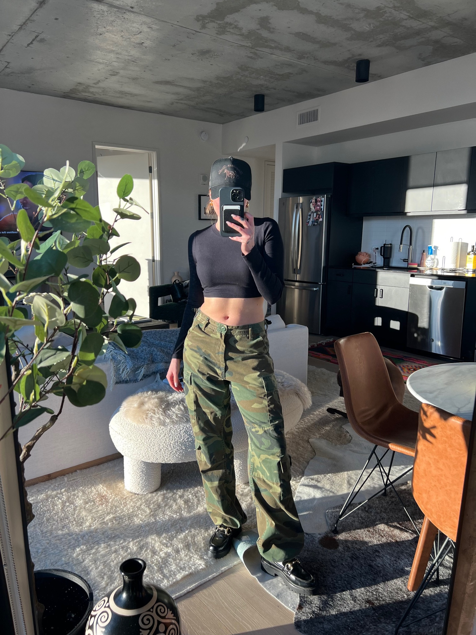 the pants are sold out so I linked a few similar 🖤

#LTKMostLoved #LTKSeasonal