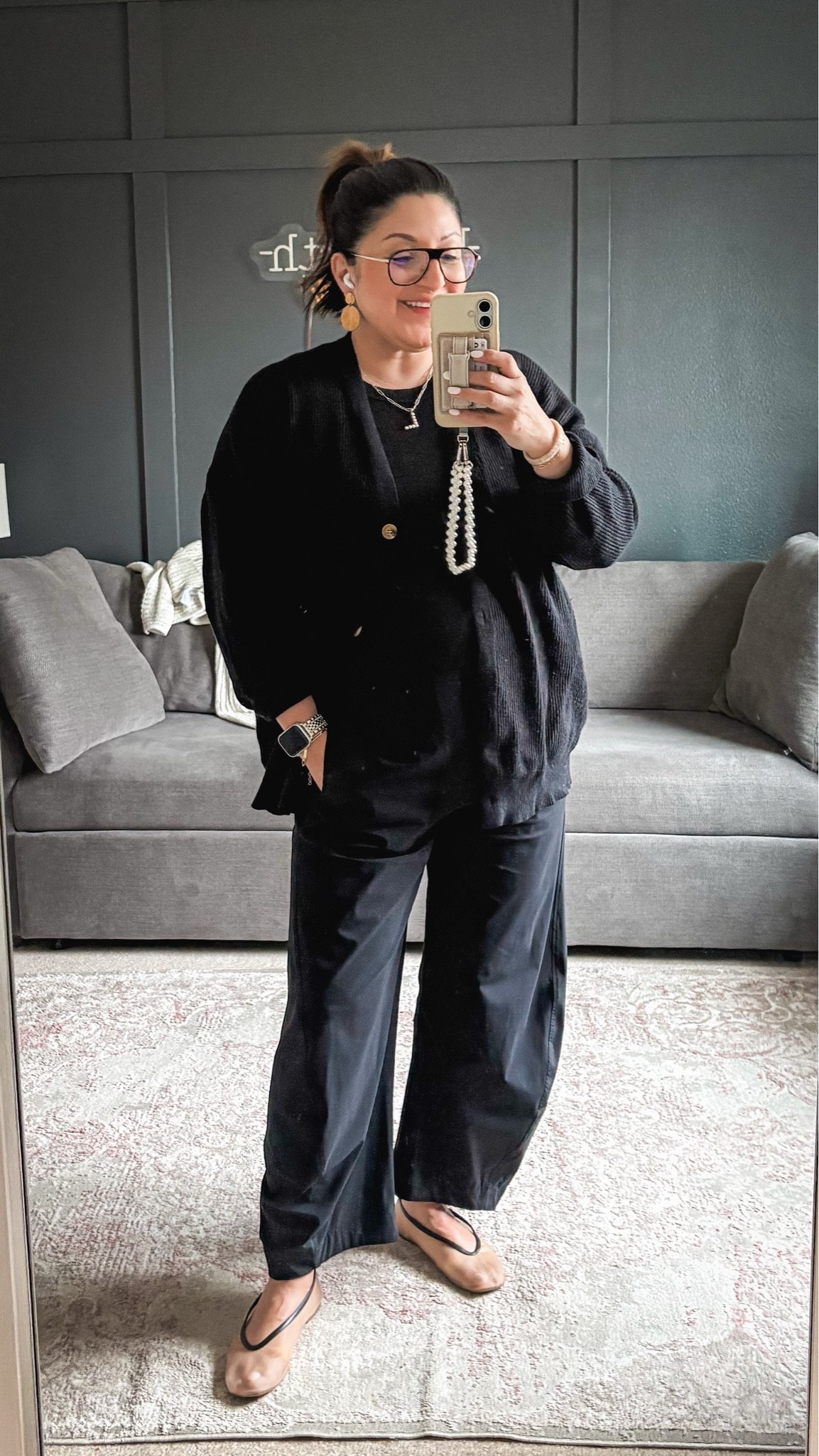 Today’s ootd:
Amazon cardigan - XL
Ruti pants - 14
Old Navy flats
Old Navy tank - XL