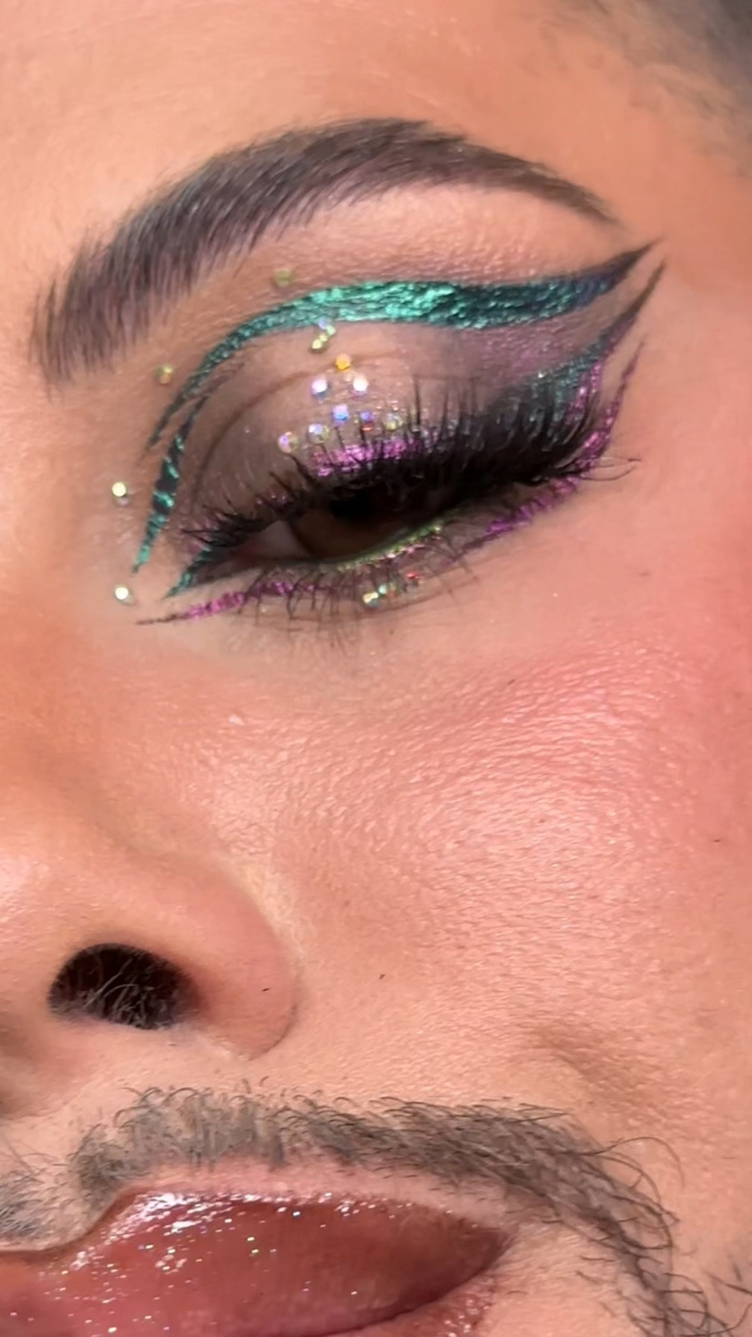 Sombra líquida multichrome para o carnaval 

#LTKbrasil #LTKbeleza