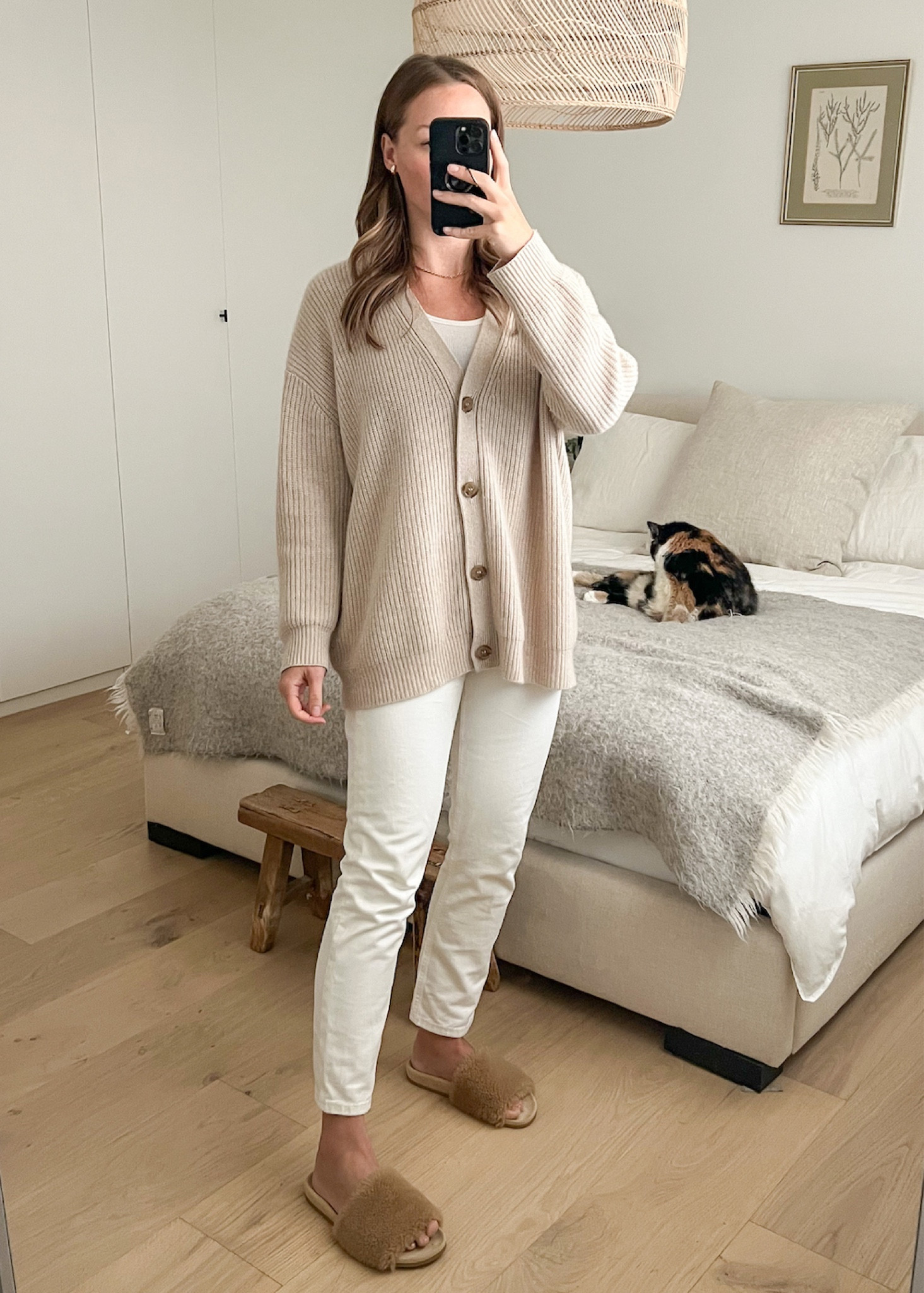 25% off my favorite cardigan of all time from Jenni Kayne - no code necessary! The cashmere cocoon cardigan, size down one size. #salealert #jennikayne #falloutfits 

#LTKsalealert #LTKmidsize #LTKCyberWeek
