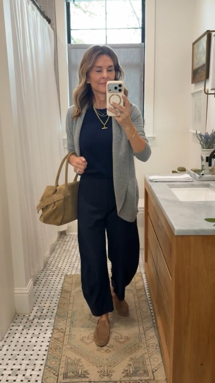 I’m 5’6’’
-wearing size S in cashmere top @Quince 
-viral Ruti pant TTS @Ruti
-YSL loafers but I linked a great look for less