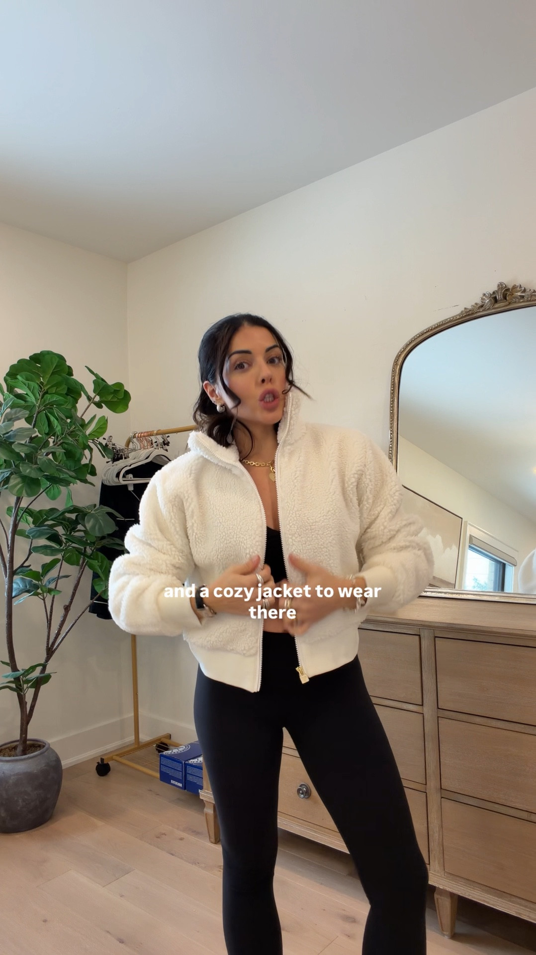 New workout set is always a good idea 


Leggings - size 2 
Bra top - size small 
Jacket - size small 