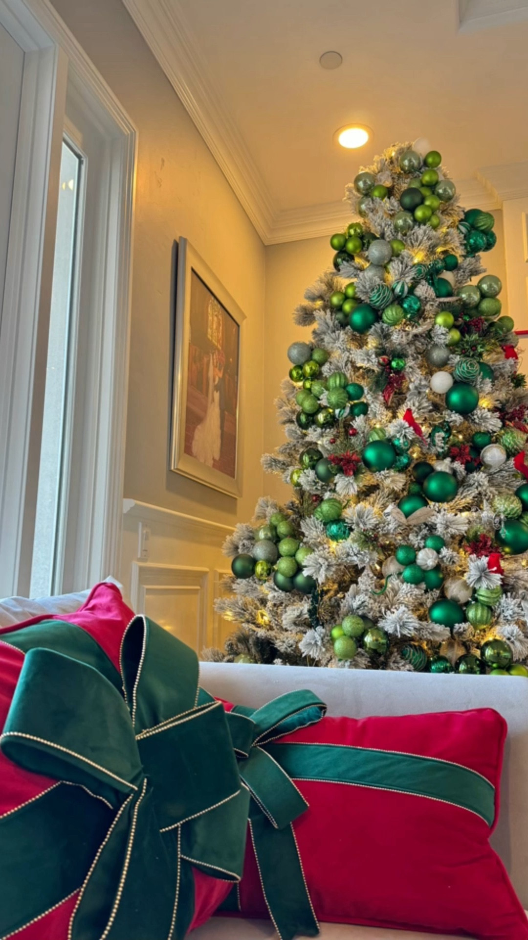 Christmas Room Decor & DIY cluster ornament tutorial. 

#LTKVideo #LTKhome #LTKHoliday