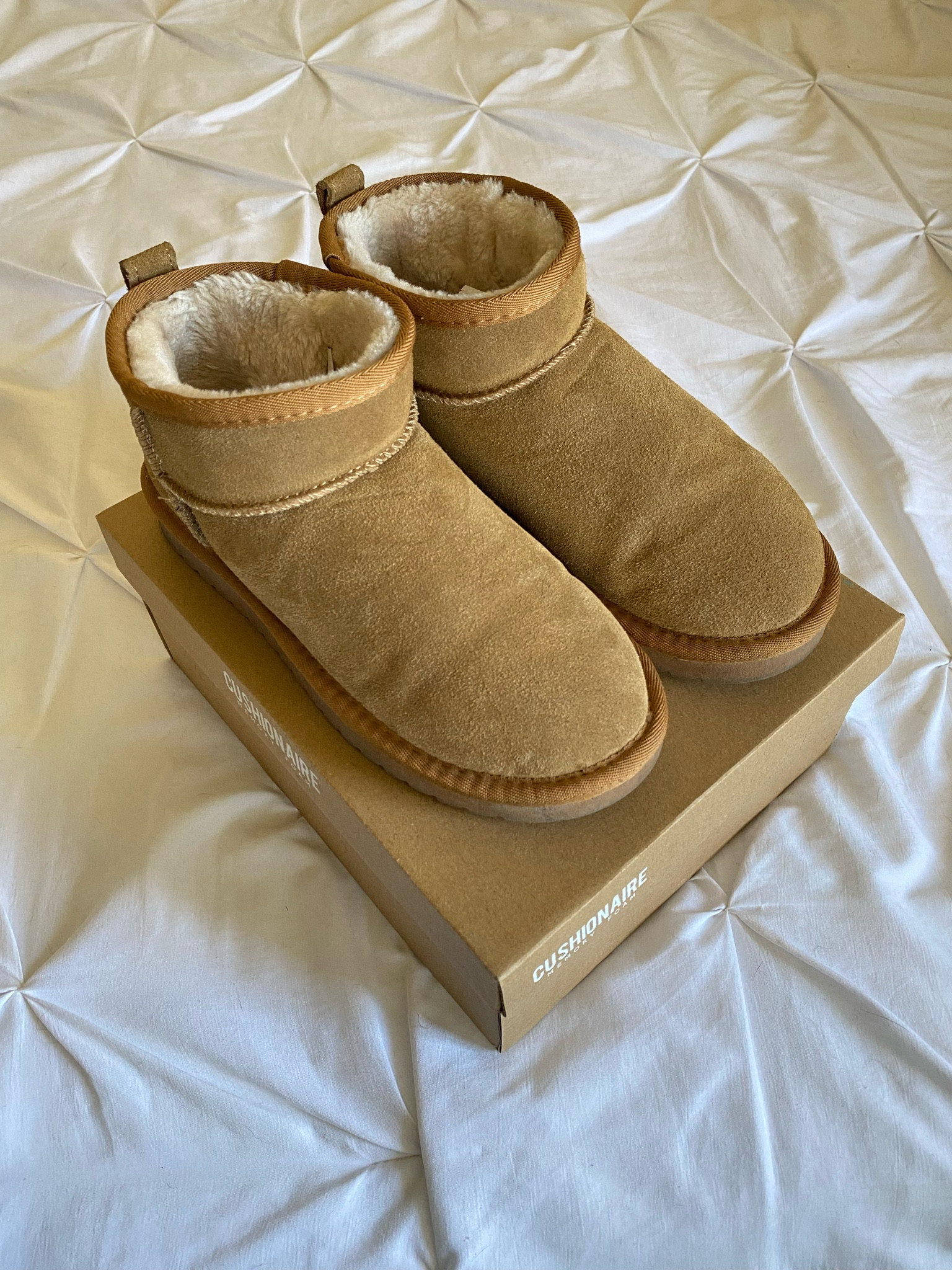Amazon Cushionaire UGG inspired boots🤎
amazon finds, ugg boots, ugg dupe, dupe, shoe dupe, dupe finds, amazon, amazon shoes, cushionaire, cushionaire boots, boots, comfy boots, comfy shoes, shoes finds 

#LTKshoecrush #LTKSeasonal #LTKunder50