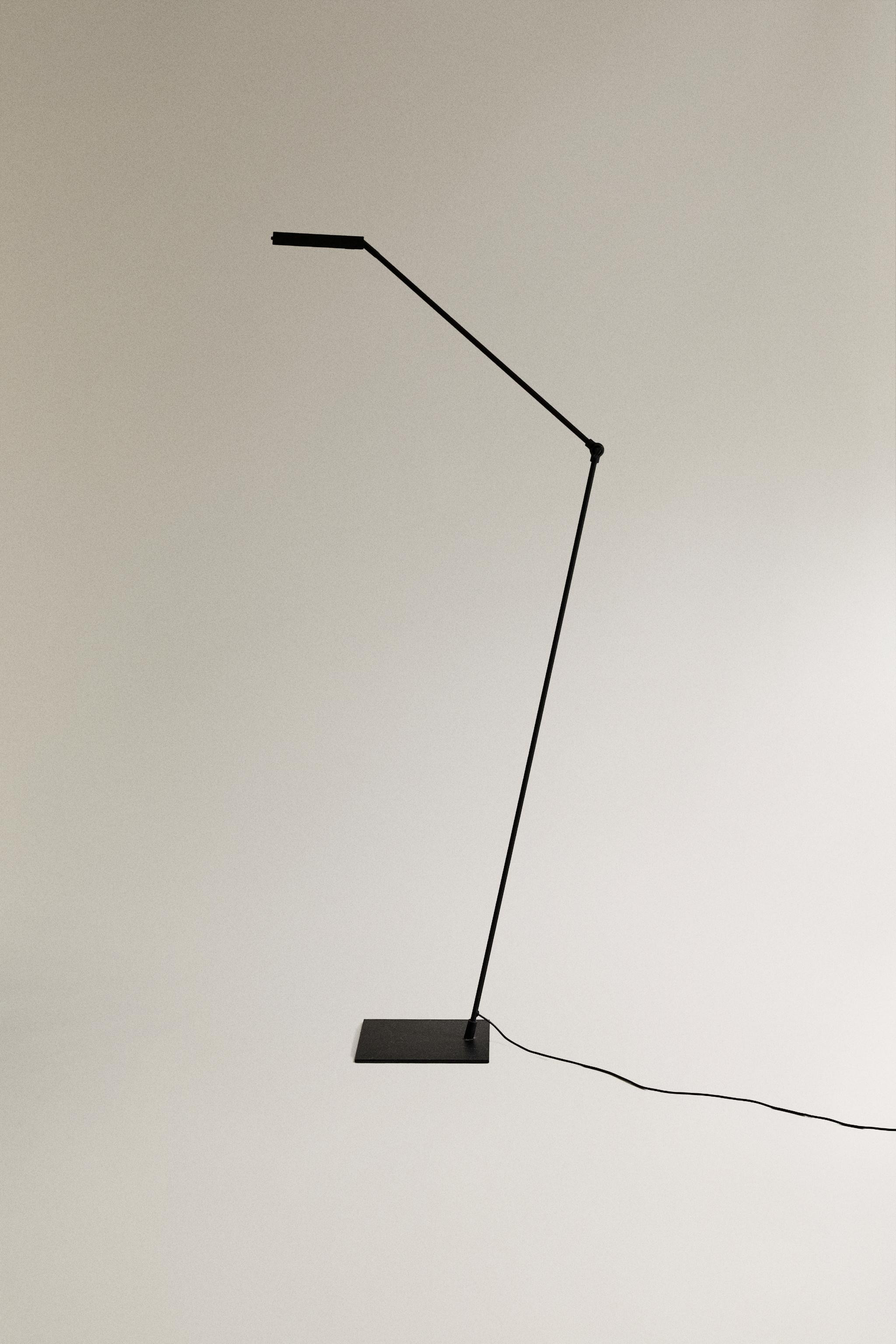 LED METAL STEM DESK LAMP | Zara US