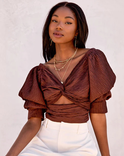 Debbie Plisse Puff Sleeve Cutout Top - Chocolate | VICI