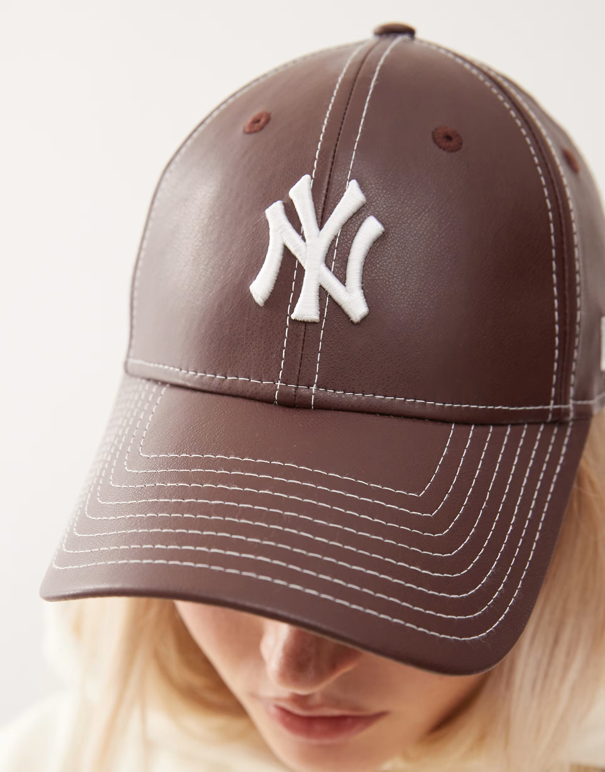 New Era Womens NY Yankees 9forty PU contrast stitch cap in brown | ASOS (Global)