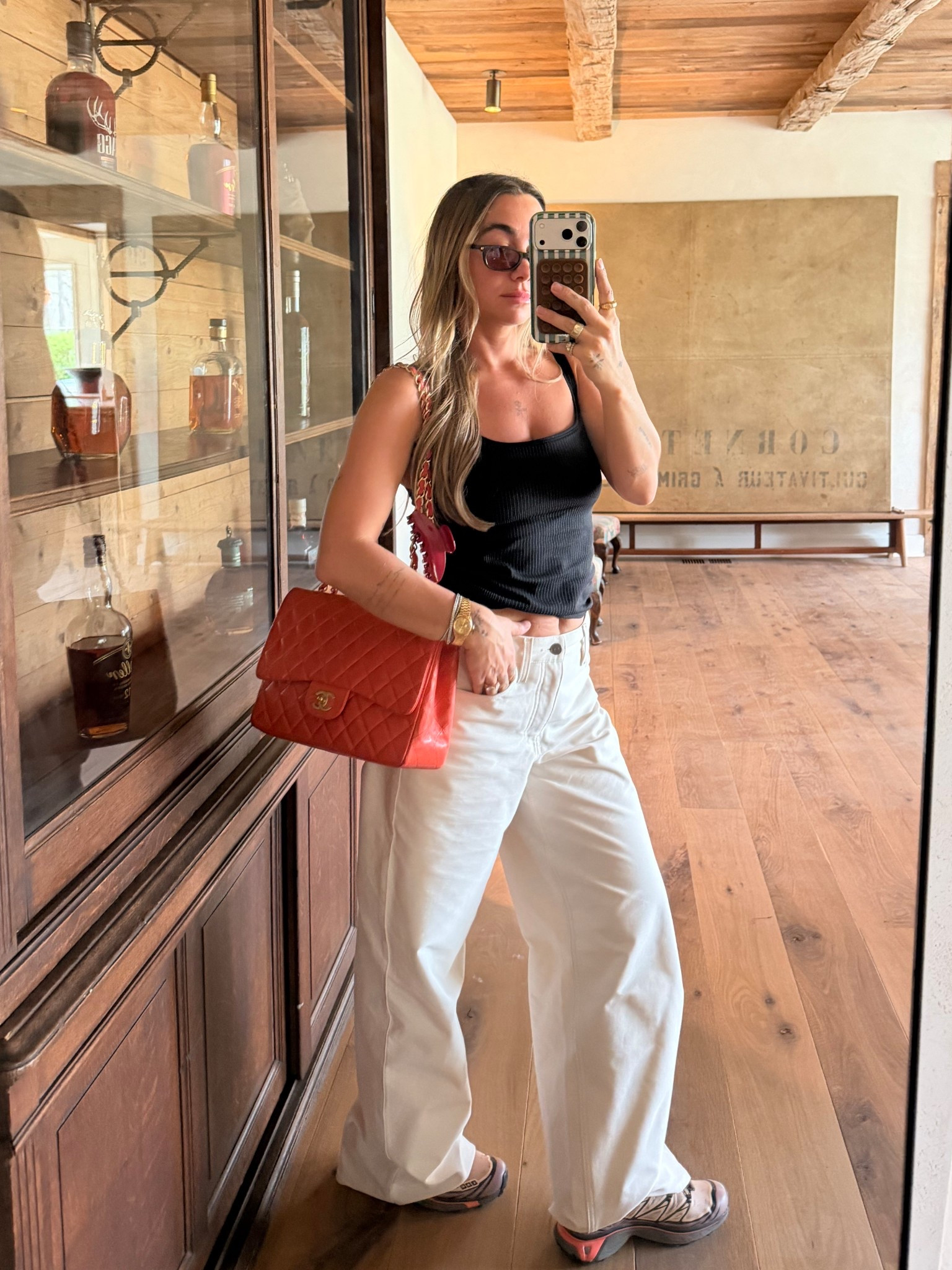 Top 08, pants 27. Bag borrowed from @vivrelle!