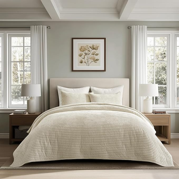 EVERGRACE Velvet Quilt Set King Size, Luxurious Soft Striped Channel Bedding Set, Lightweight Vel... | Amazon (US)