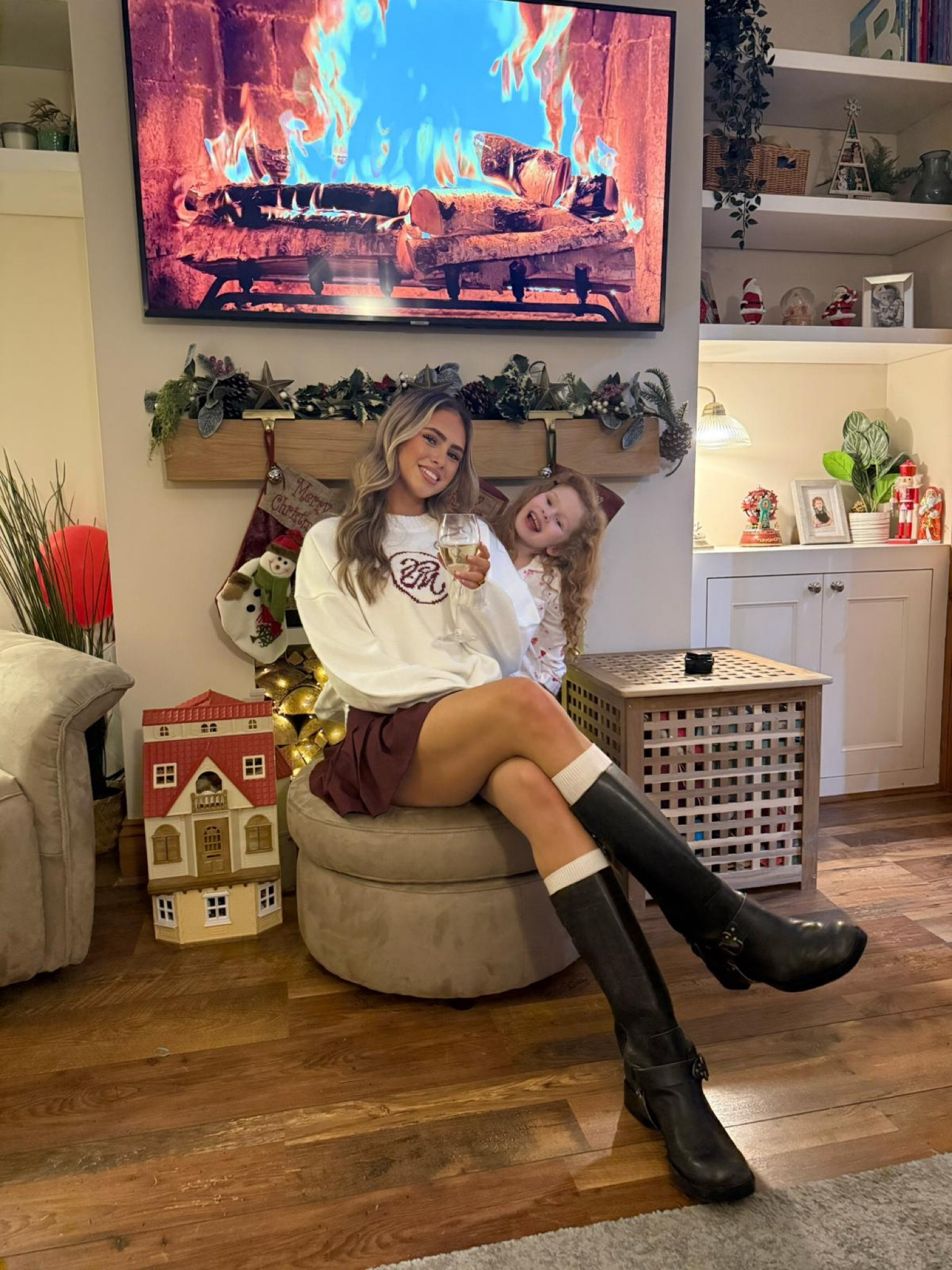 Winter party outfit 🍒⭐️

Peppermayo jumper, Zara burgundy pleated skirt, biker boots

#LTKpartywear #LTKuk #LTKwinter