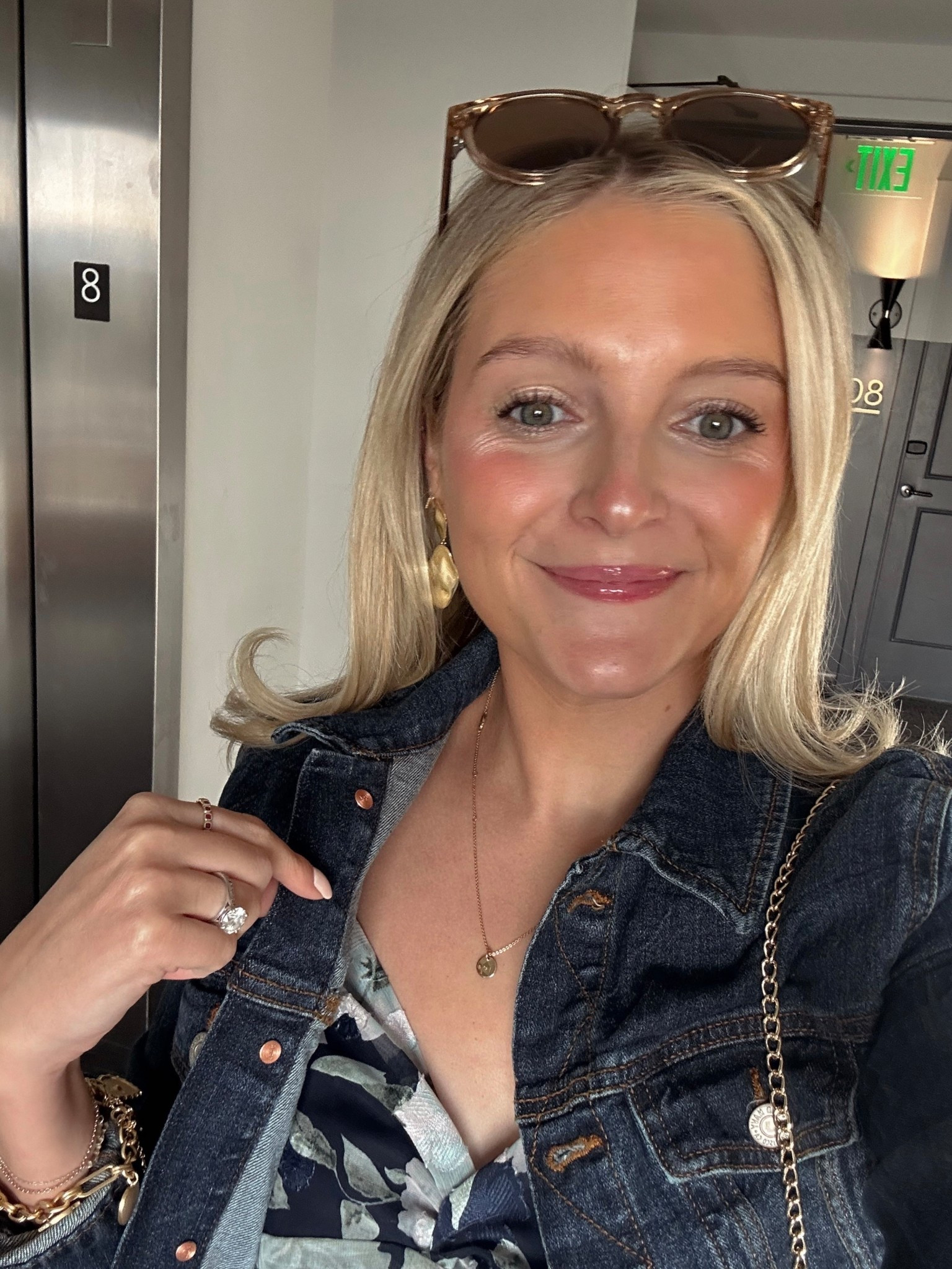 My favorite glowy makeup look and outfit from this fall #affordablebeauty #amazonfinds 