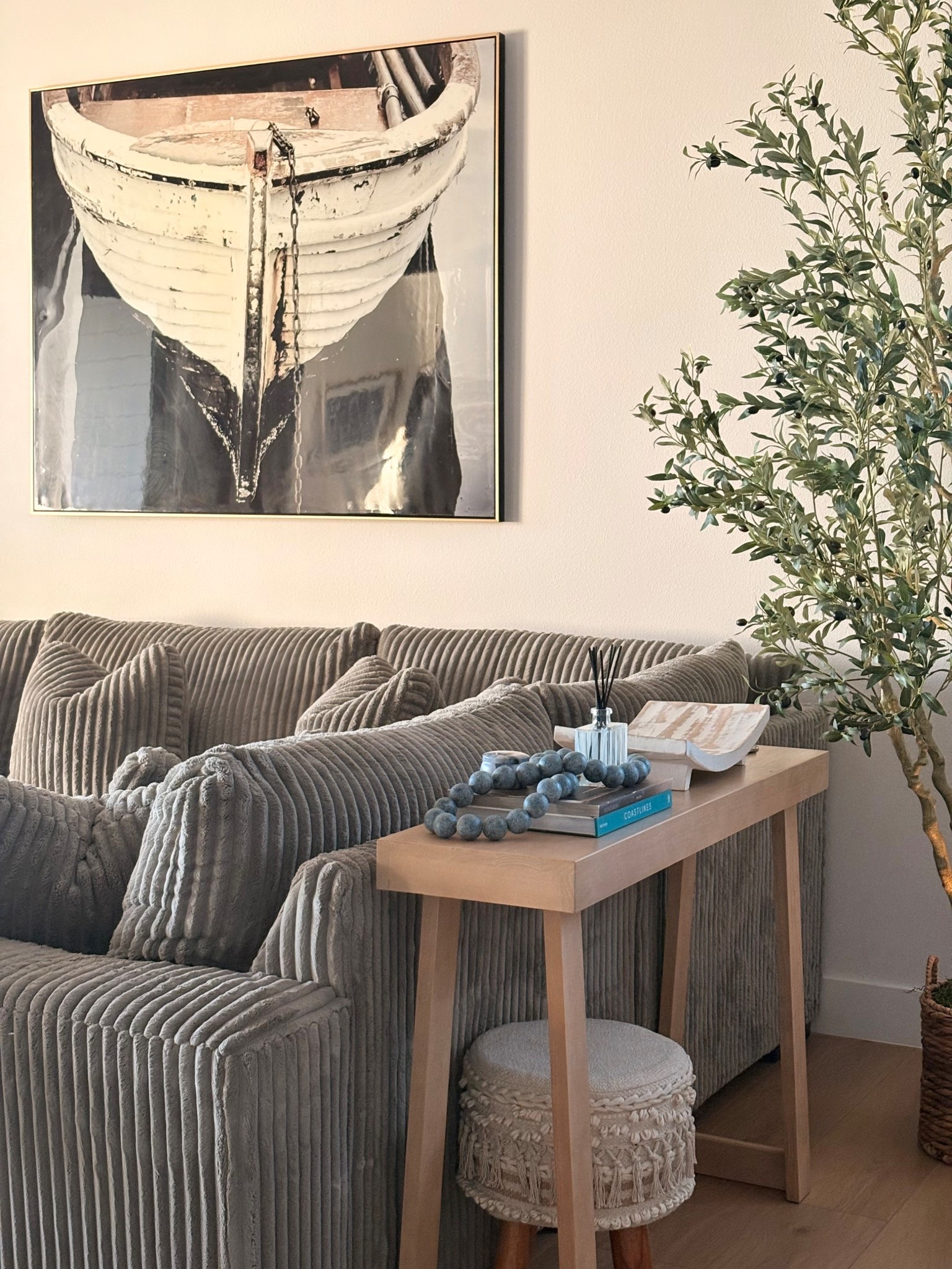 The BEST all wood console table! 

Amazon
Amazon home 

#LTKHome