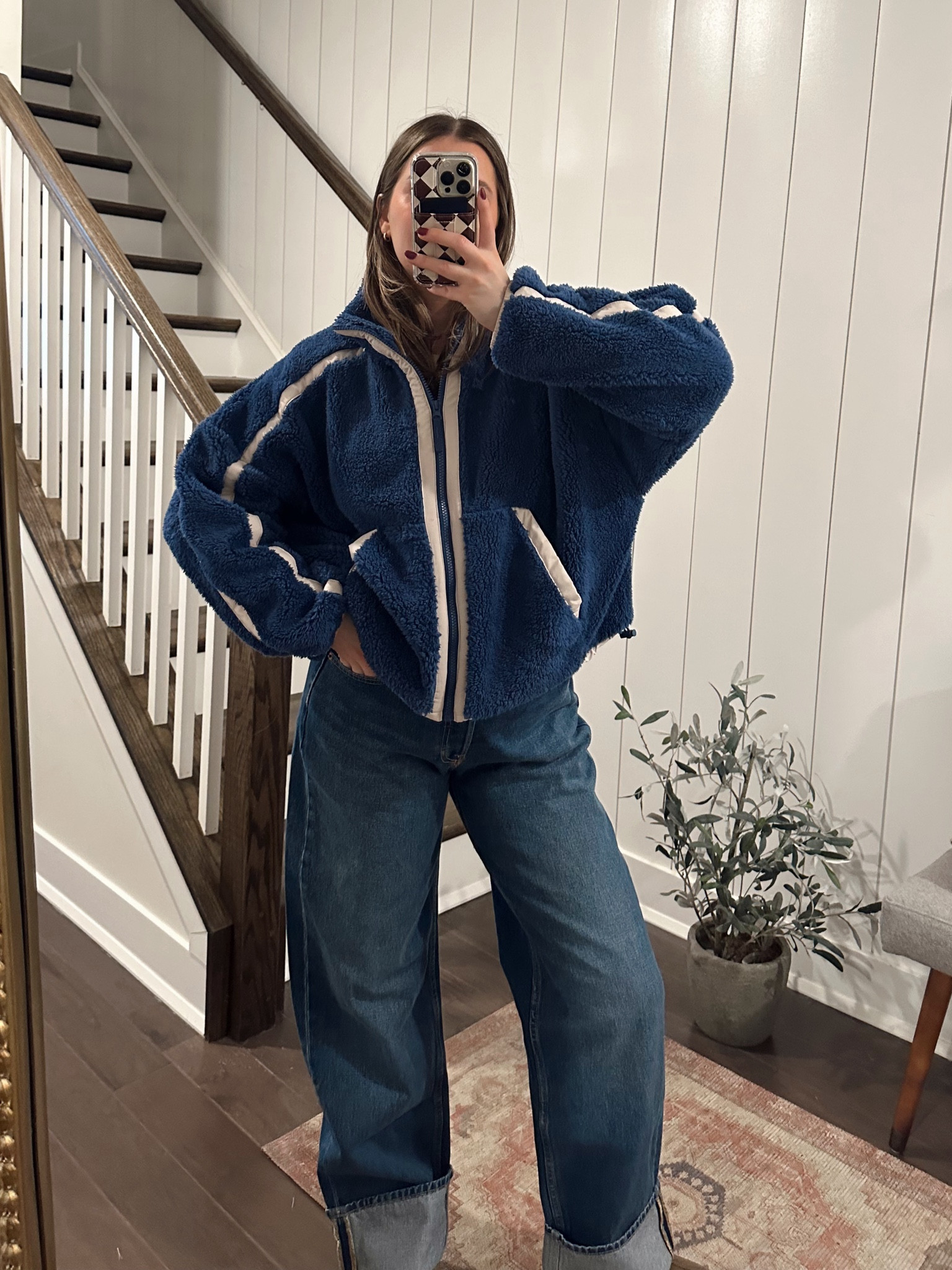 Medium in the Sherpa! And size 8 in the jeans!