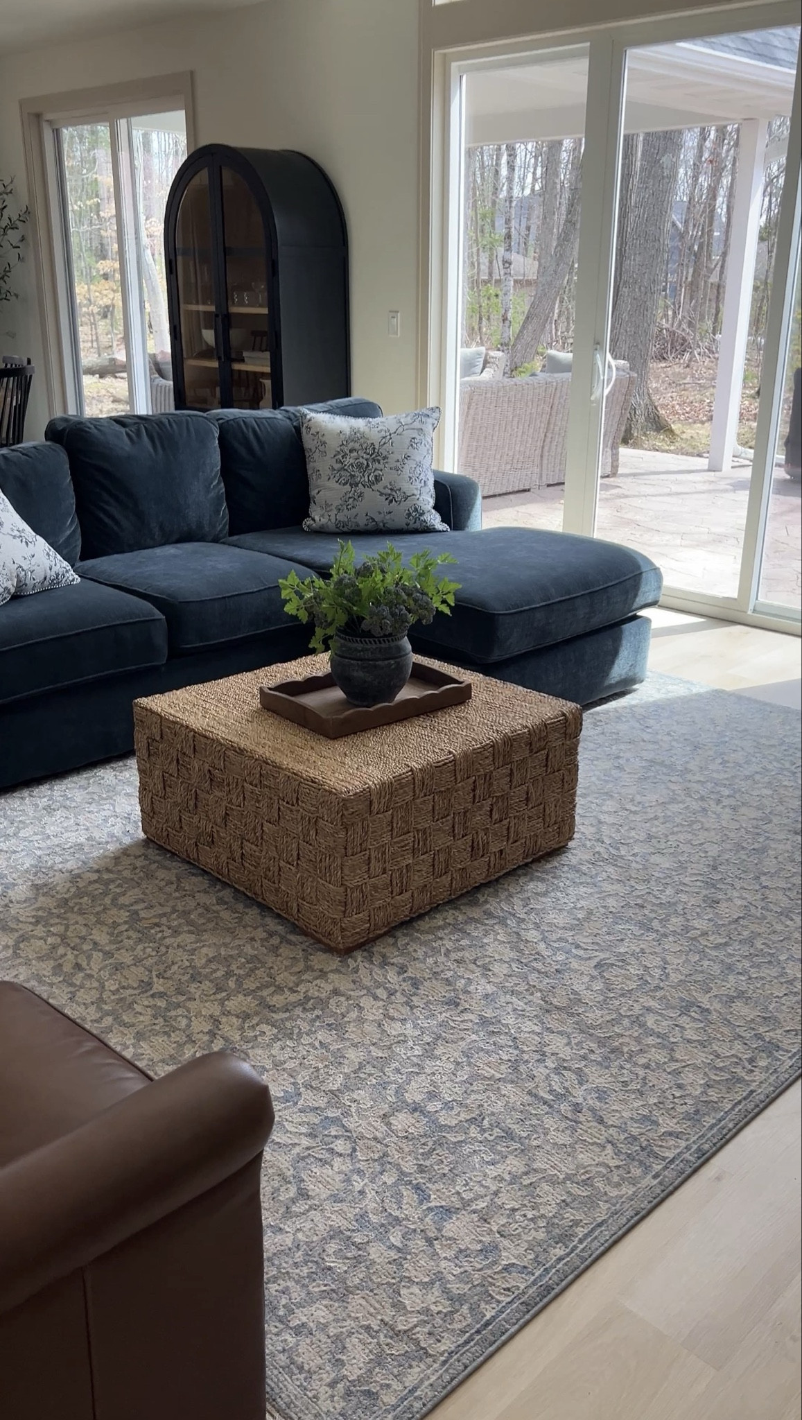 Living room decor! 

Cozy living room 
Cozy home finds
Luxe home decor
Affordable home decor 
Cozy textures
Aesthetic home finds

#LTKHome #LTKSeasonal