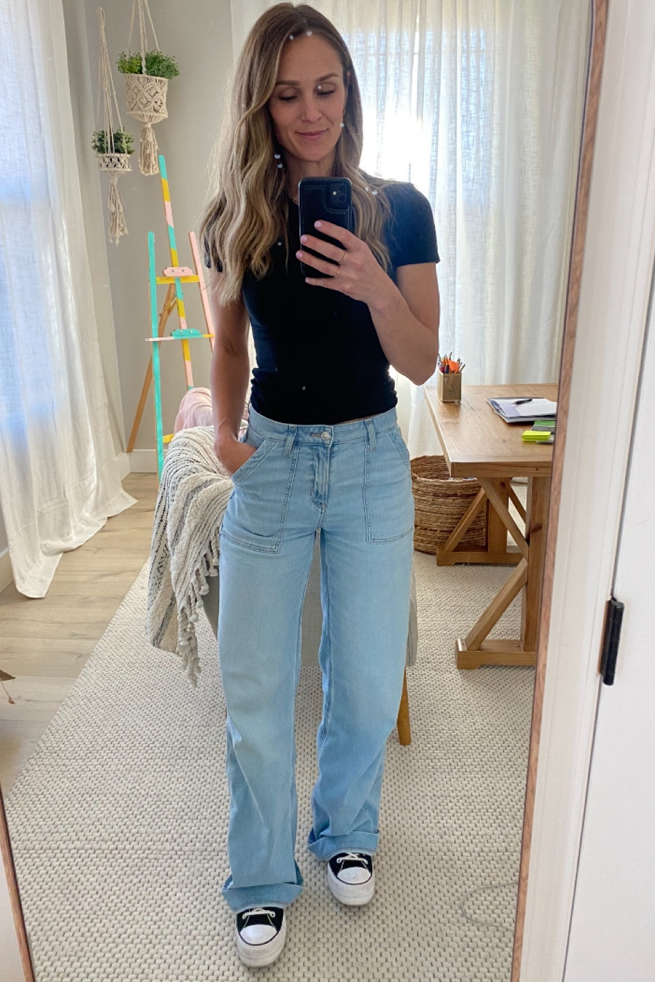 These are my favorite High-waisted Baggy Wide-Leg jean from American Eagle. Size down one!


#americaneagle #widelegjeans #favoritejeans