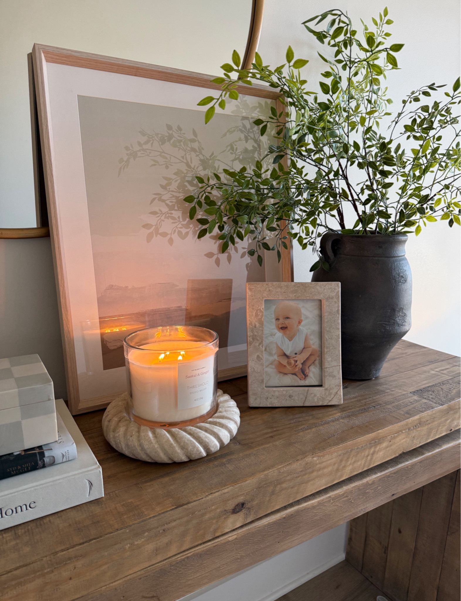 Updating this spot and found the best and coziest candle in the processs
(Santal + ginger) 🙌🏼🤎🕯️🎯