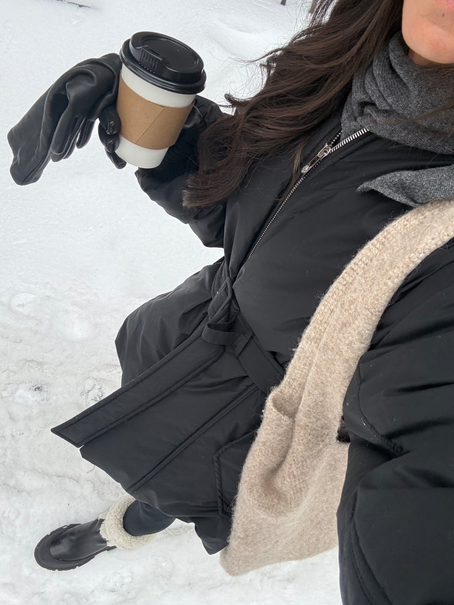 Cozy snow outfit. My bag is Lauren Manoogian but I linked similar!

#LTKootd