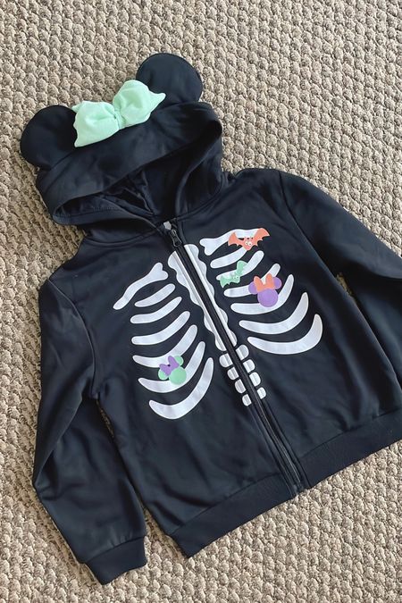 The cutest Minnie Mouse Halloween hoodie for kids! Perfect if you’re going to Disneyland around Halloween time!

Disney, Halloween outfit, Disneyland 

#LTKkids #LTKSeasonal #LTKFind