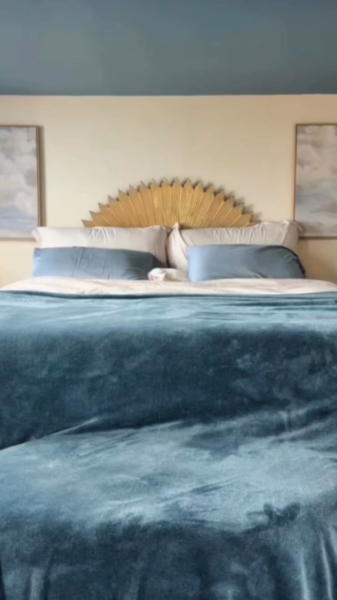 I linked my @harborhouse.living 🤍 1. luxury plush faux-fur blanket,
2. cooling sheets 
3. Studio McGee cloud print canvas 

Perfect for dreamy Italian bedroom decor inspo and those cold winter months. Let the world melt away. Nature’s calm, reimagined for home 🐻‍❄️🍂✨ 

#LTKCyberWeek #LTKHome #LTKmorningroutine