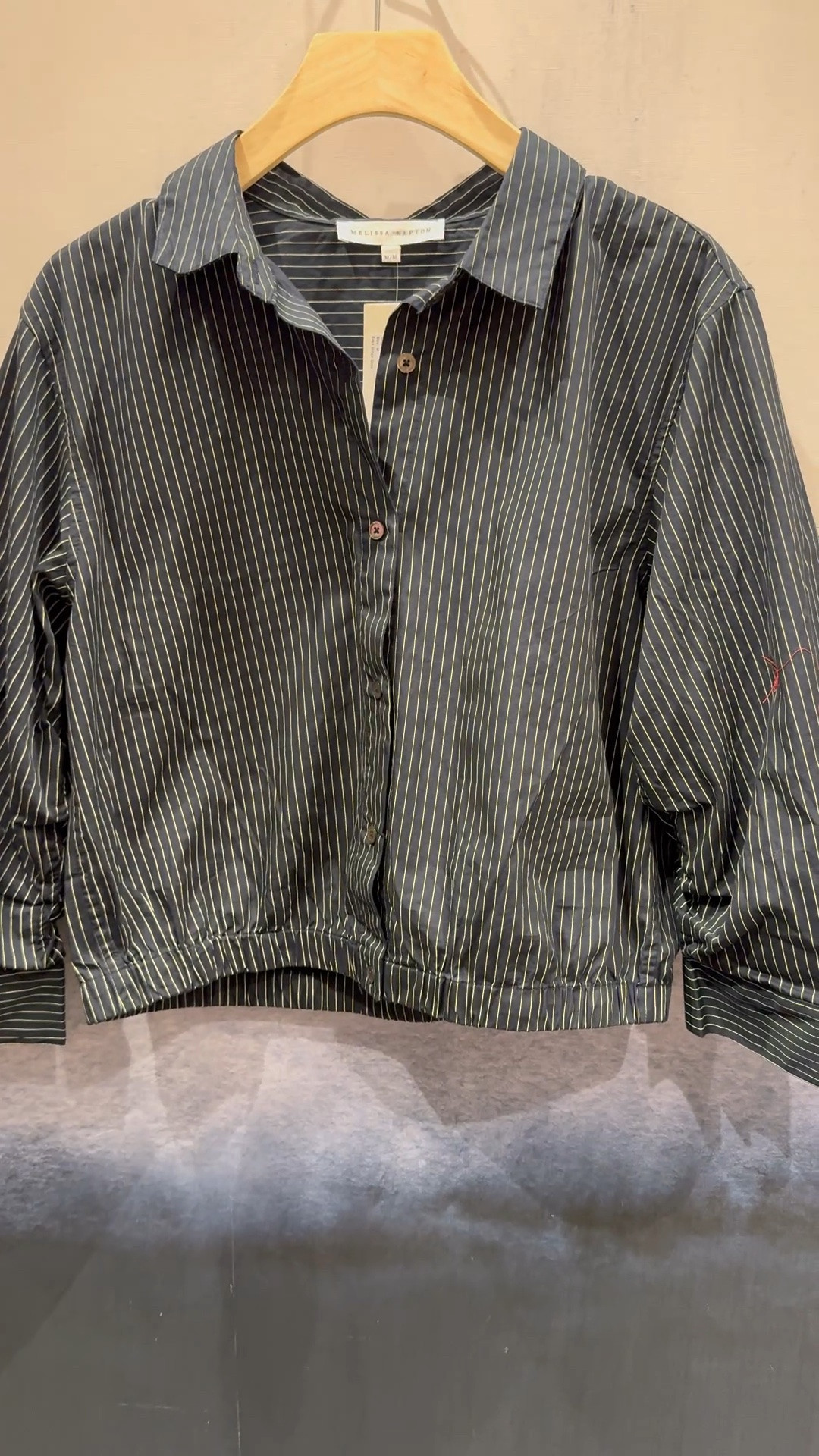Love the elastic waist on this button down shirt, fall outfit

#LTKootd #LTKWorkwear #LTKSeasonal